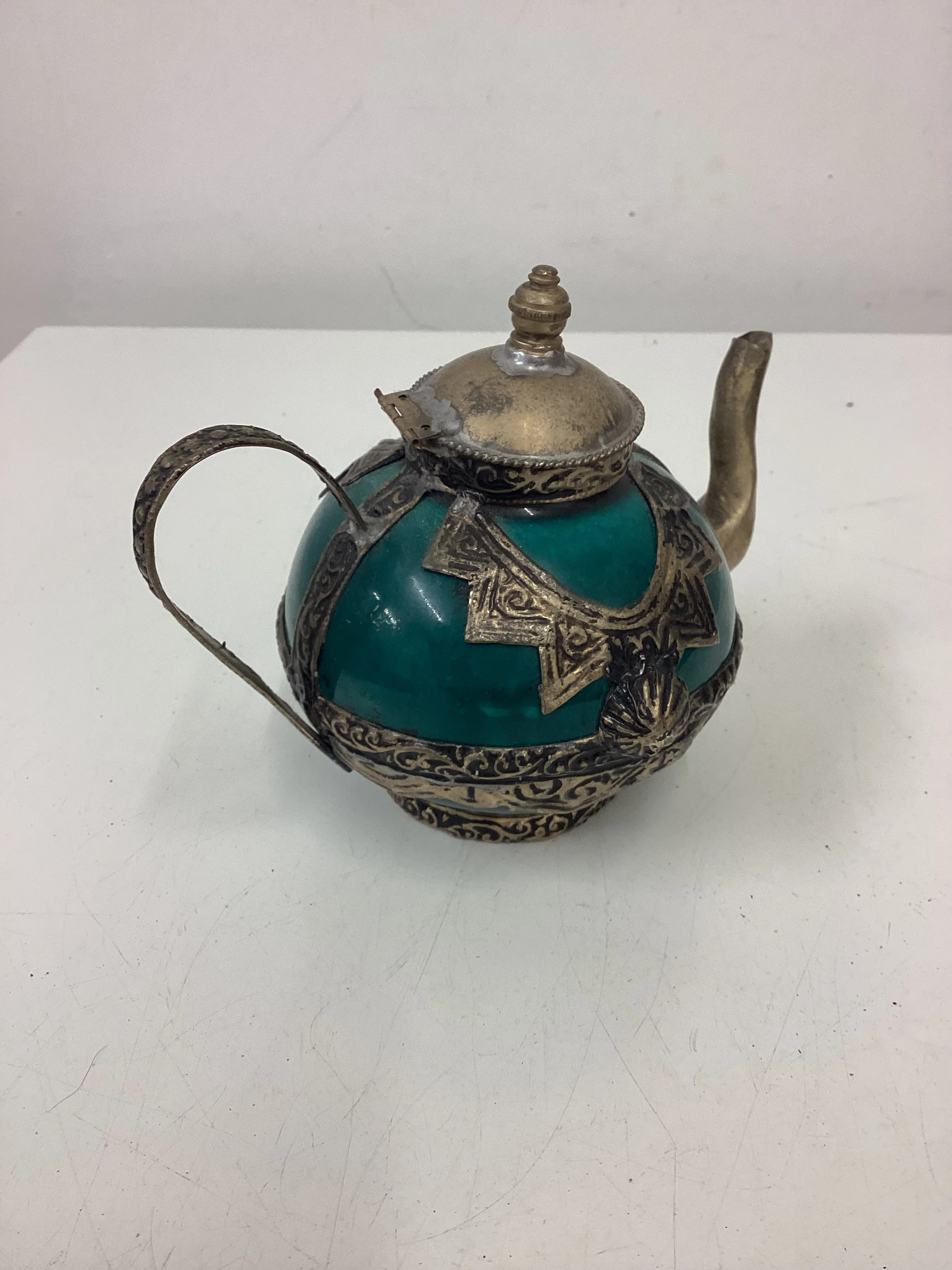 2 Small Decorative Ceramic & Metal Teapots - Image 10