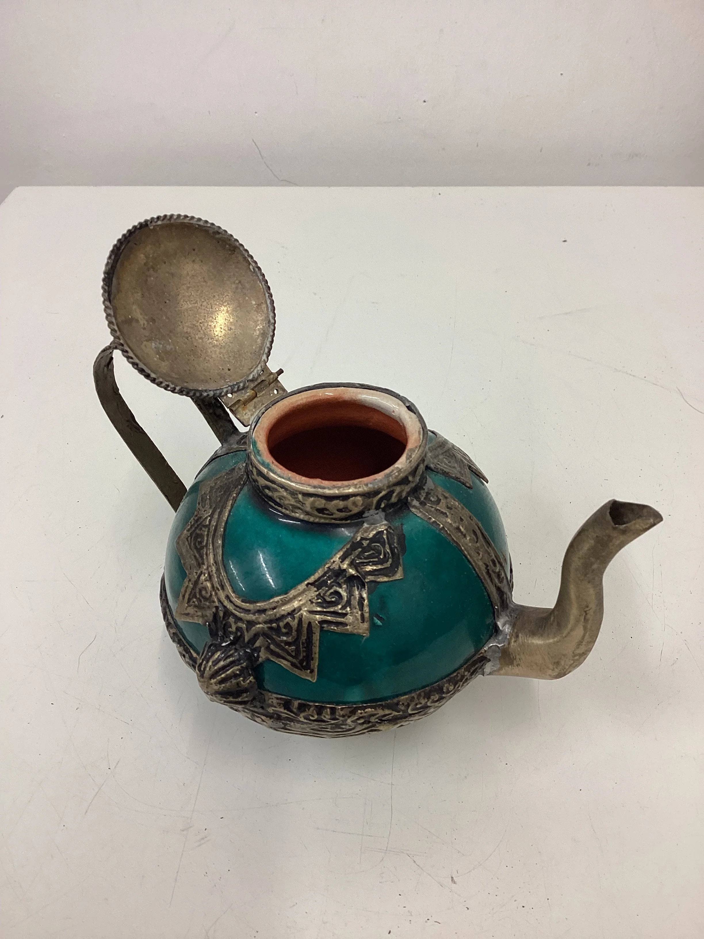 2 Small Decorative Ceramic & Metal Teapots - Image 11