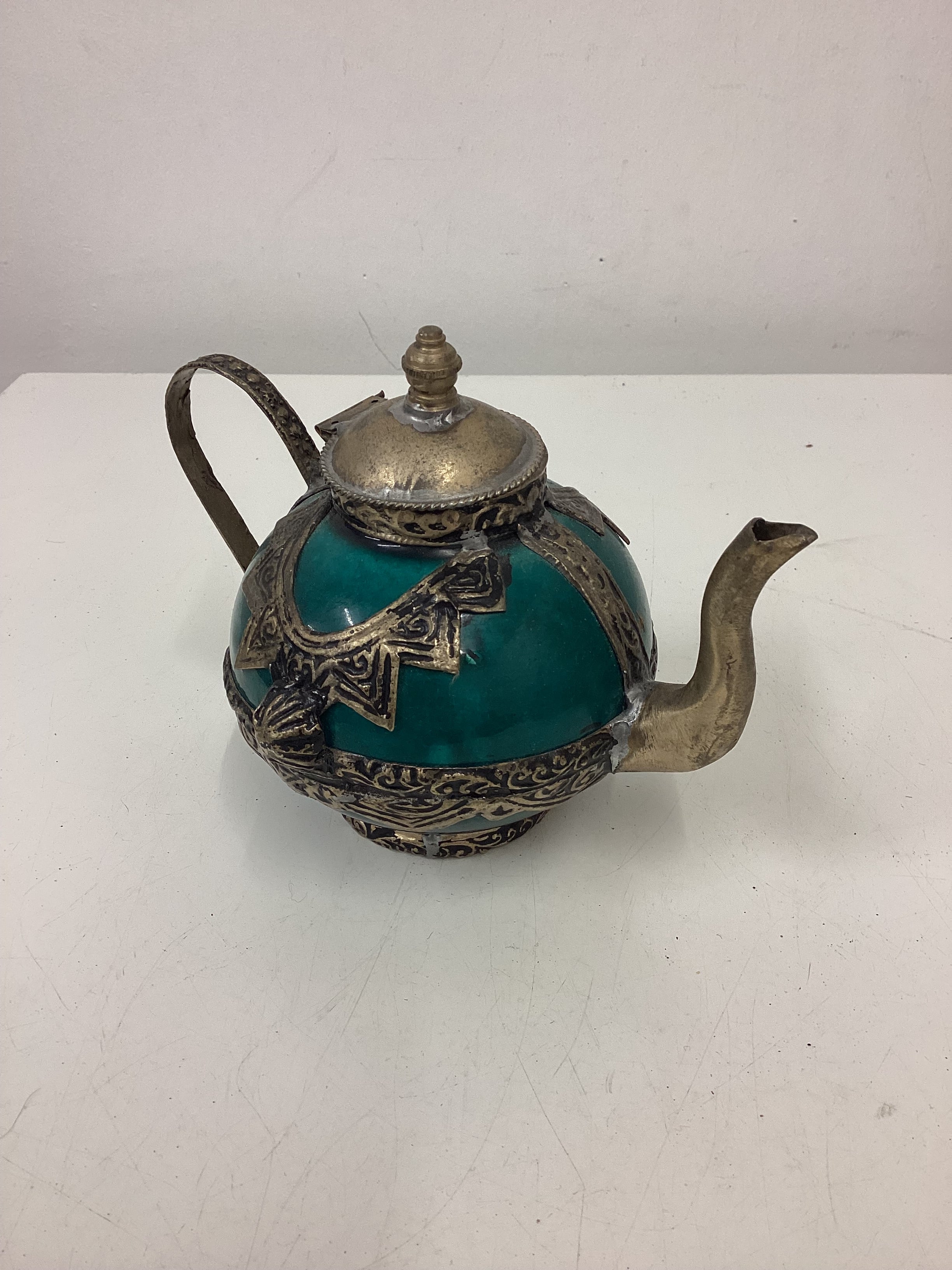 2 Small Decorative Ceramic & Metal Teapots - Image 12