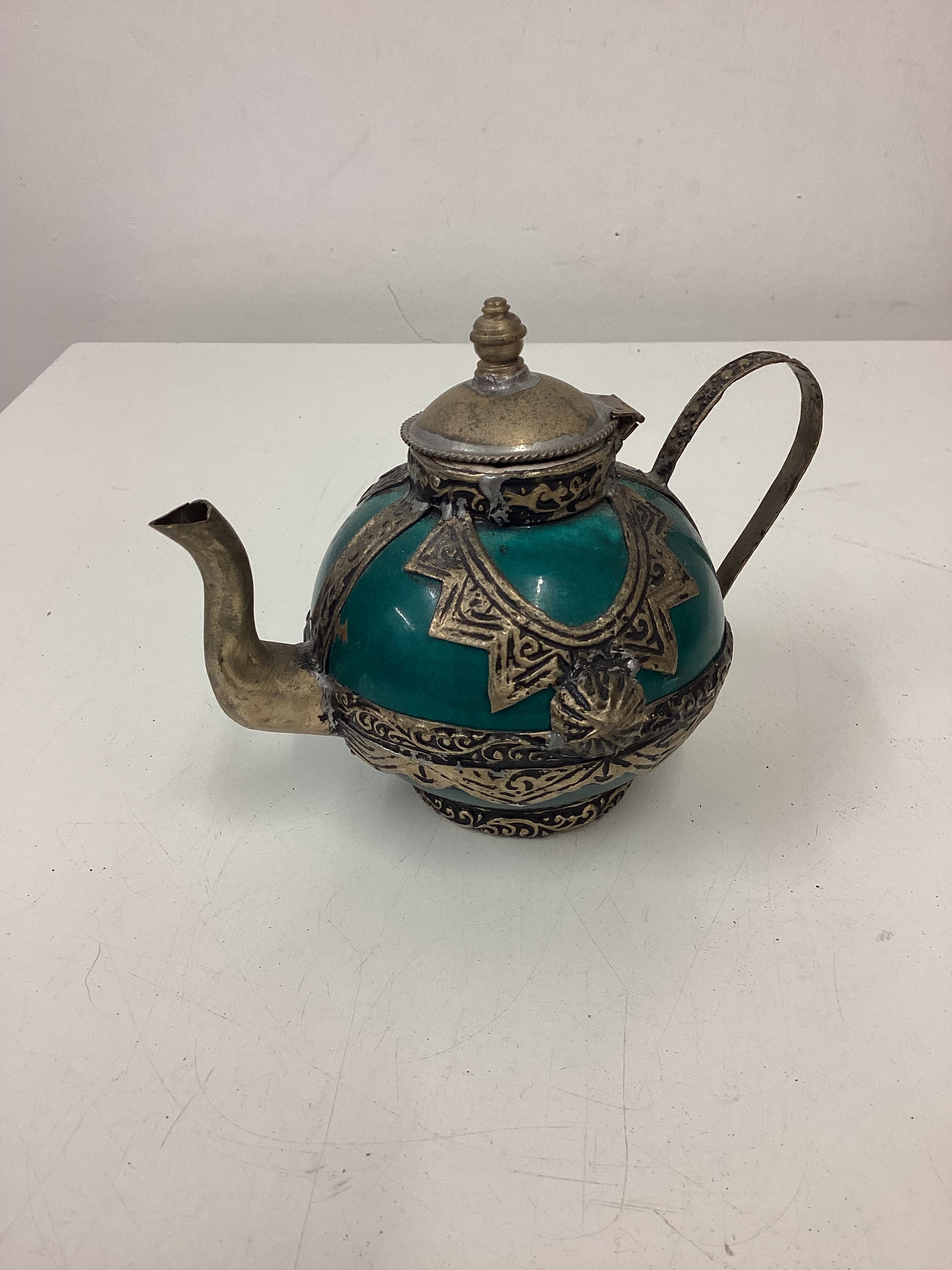 2 Small Decorative Ceramic & Metal Teapots - Image 13
