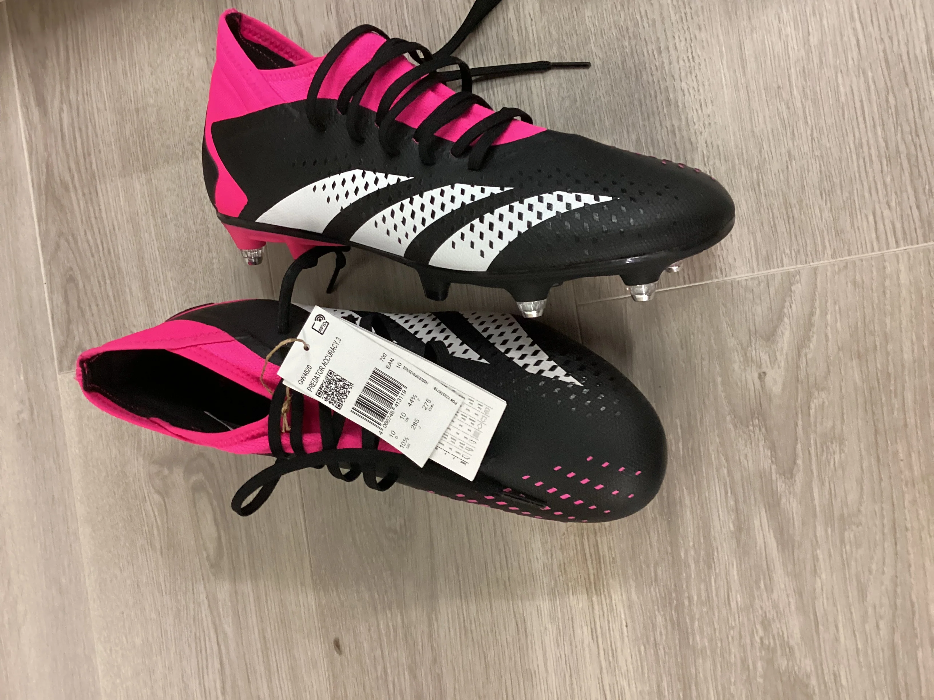 Adidas men’s Predator Accuracy 3 Football Boots BNWT