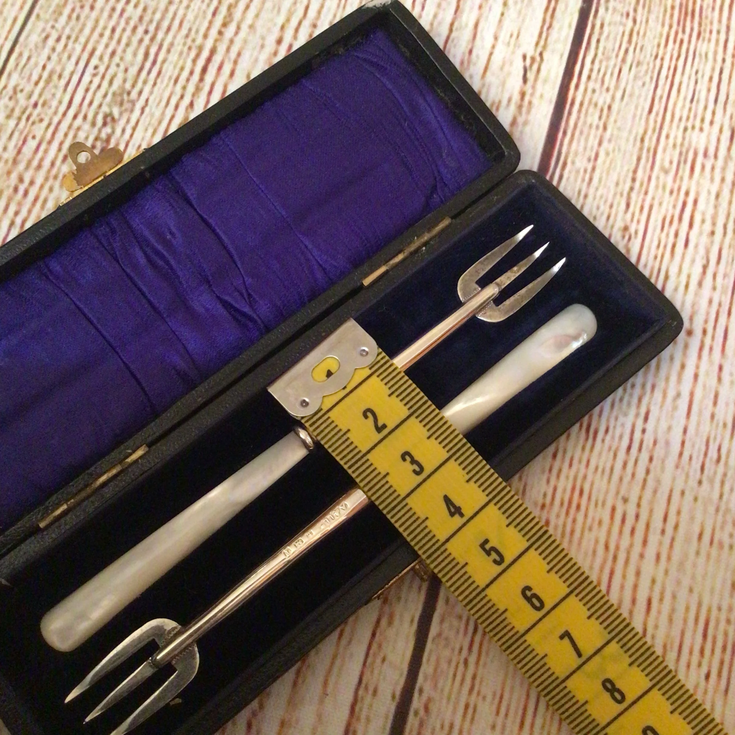 Adie Lovekin Birmingham Silver Mother of Pearl Pickle Forks (in box) - Image 11