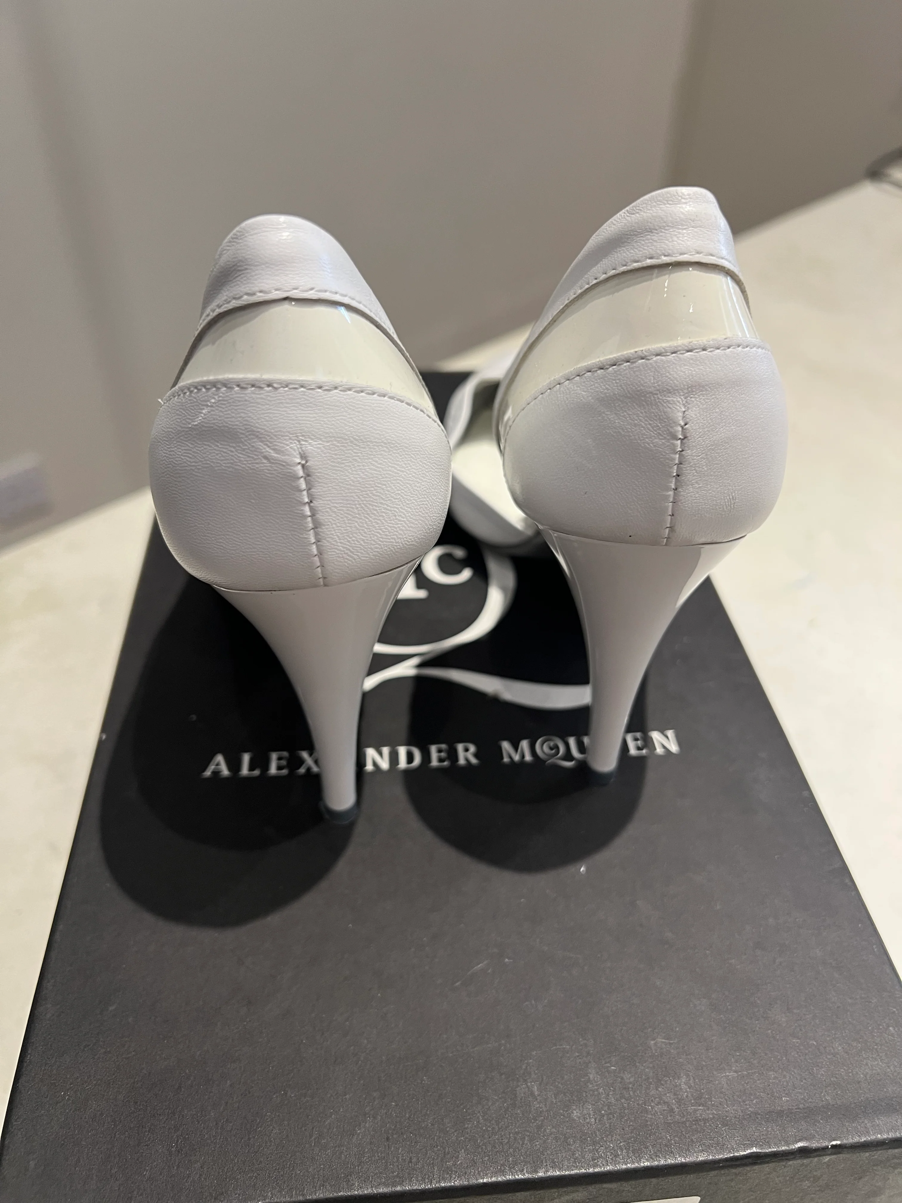 Alexander McQueen White Leather Pumps Size 3 - Image 3