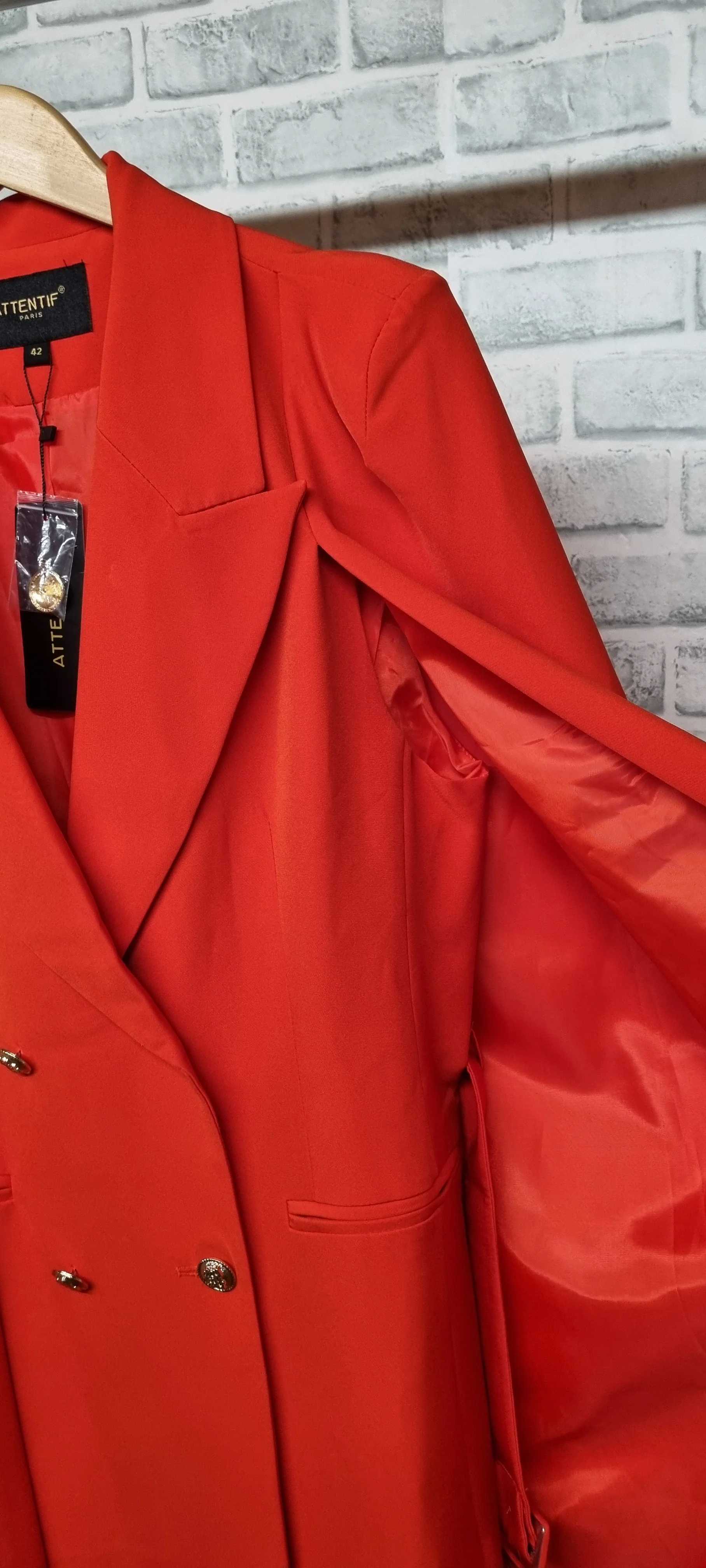 Attentif Paris Tomato Red Cape Blazer Size 42 BNWT - Image 2