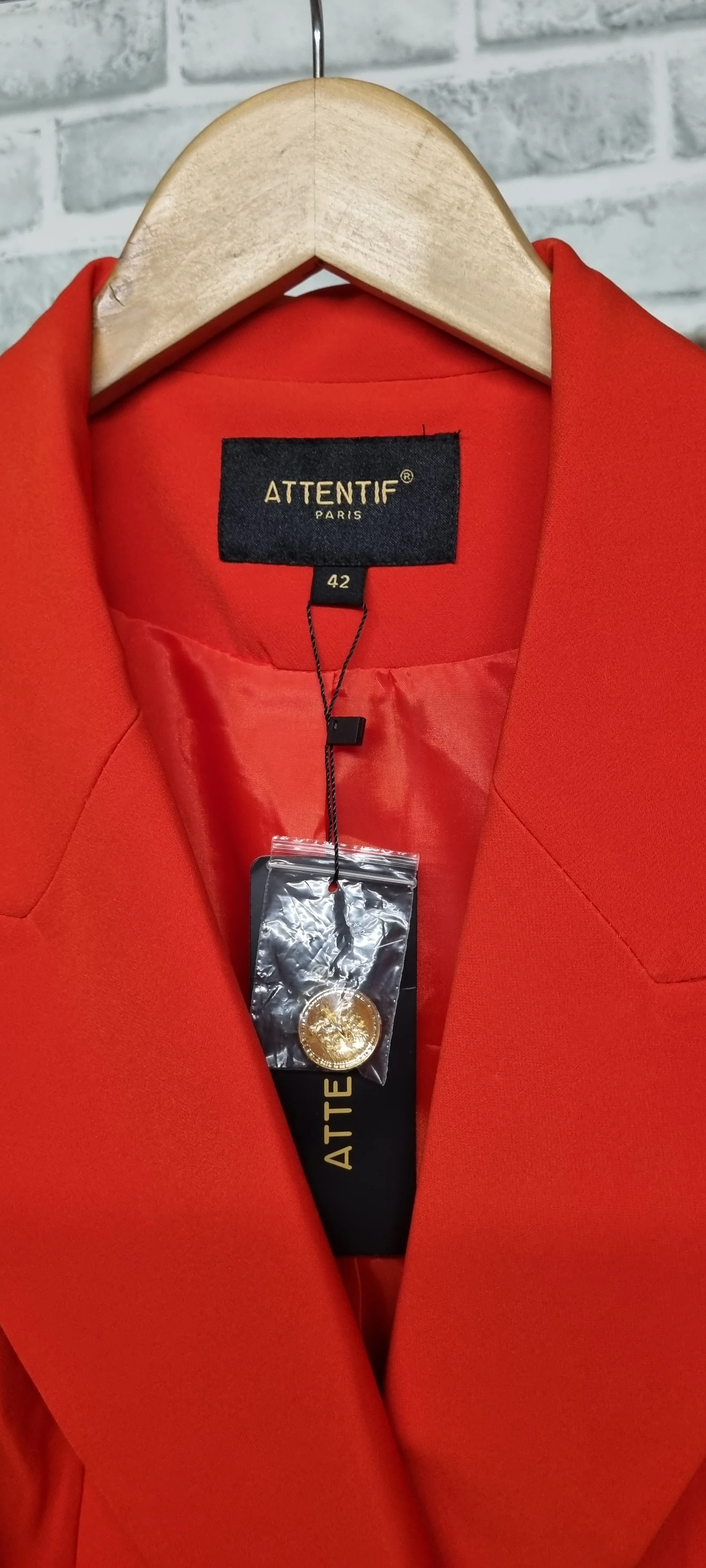 Attentif Paris Tomato Red Cape Blazer Size 42 BNWT - Image 3
