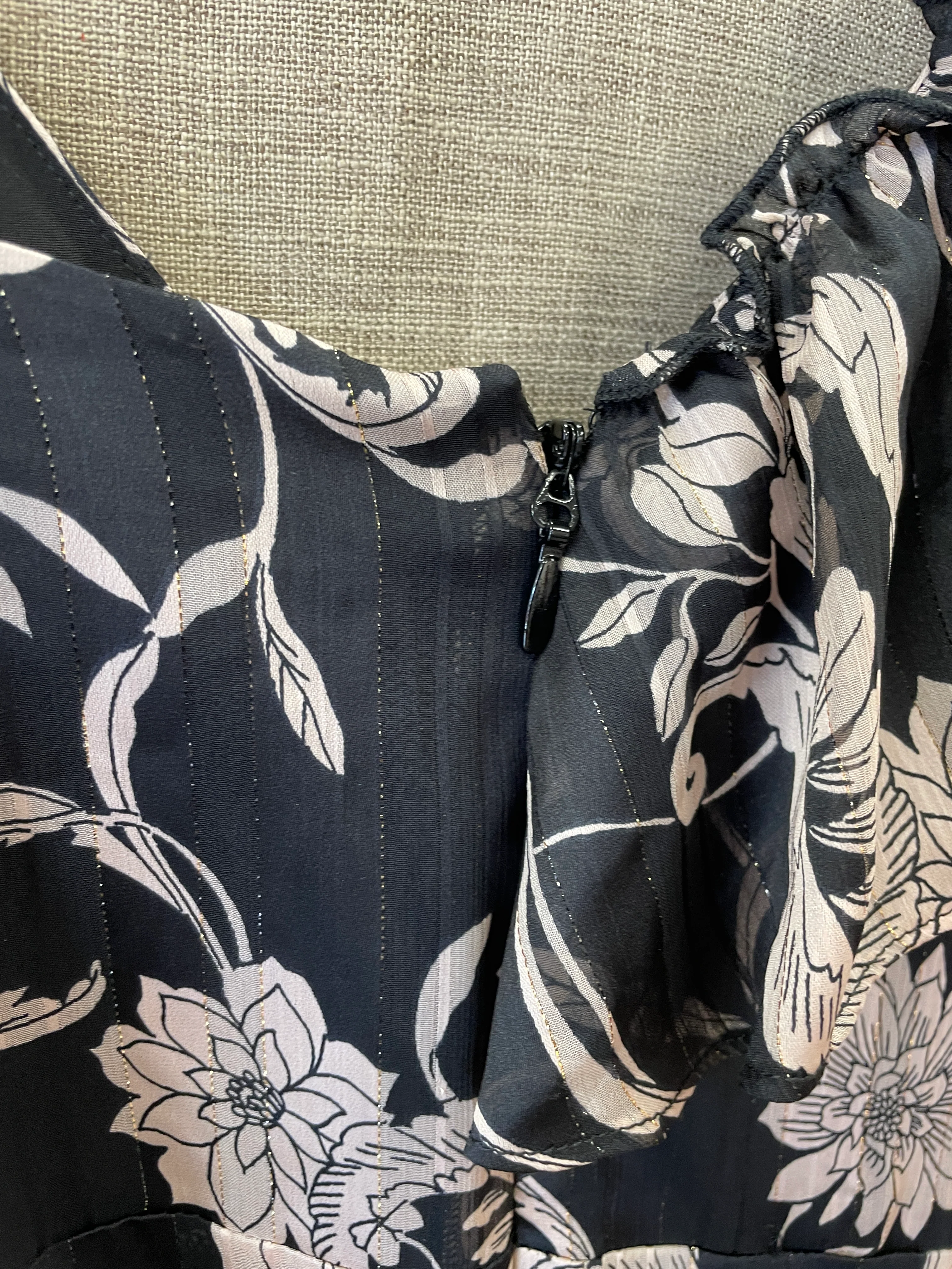 Bcbgmamaxazria Black Floral Pattern Asymmetric Short Dress Size 2 Extra Small - Image 2