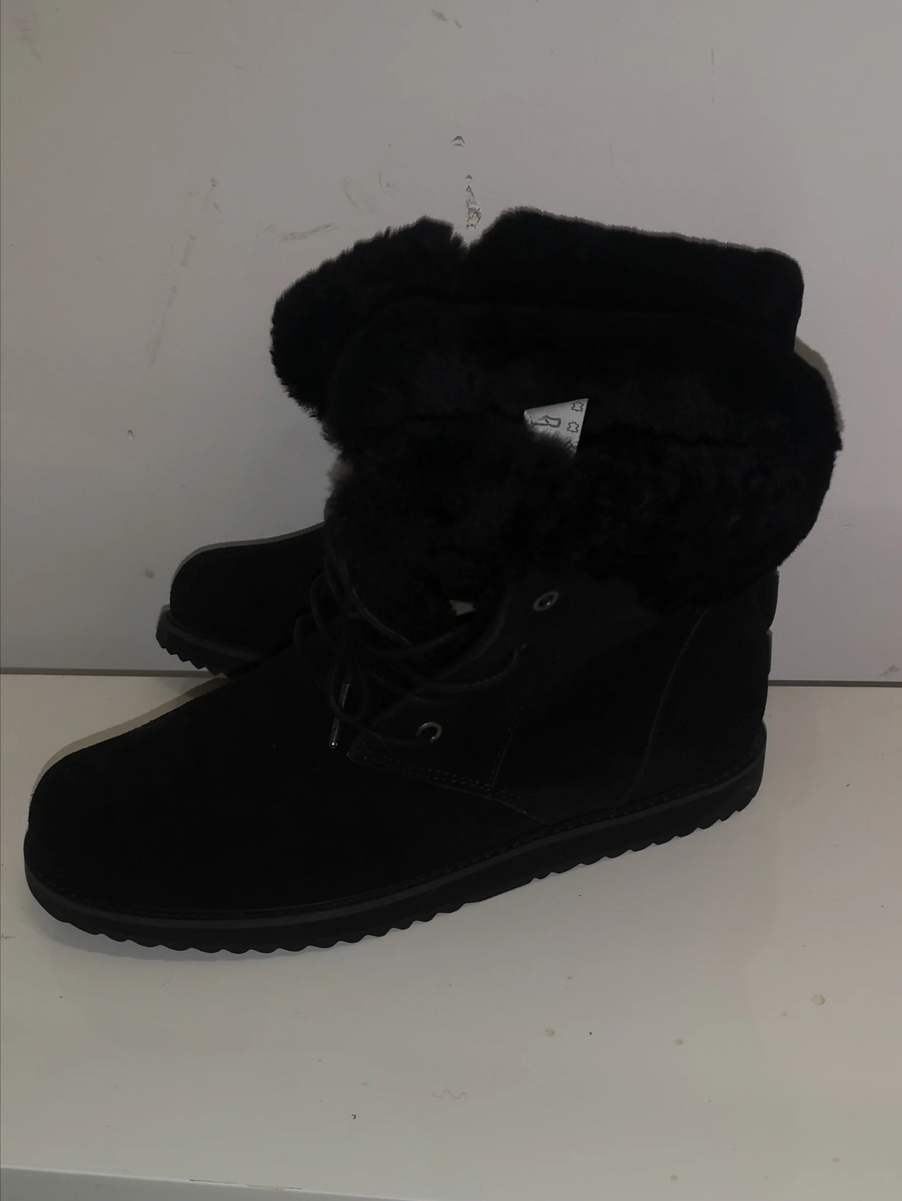 BNIB Emu Australia Shoreline Lo Black Boots Size 8 - Image 3
