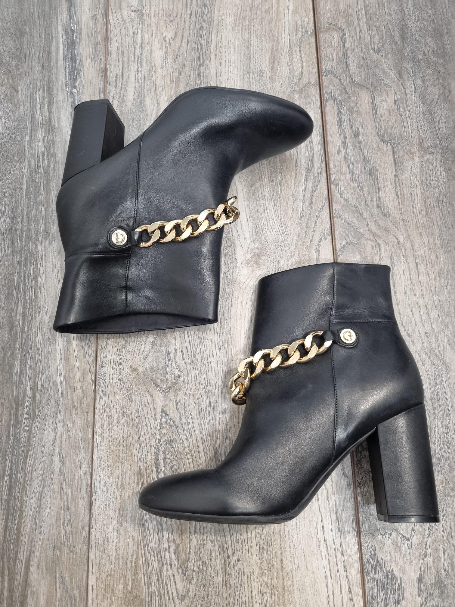 BNIB Guess Black Leather Ankle Boots Size 7 - Image 3