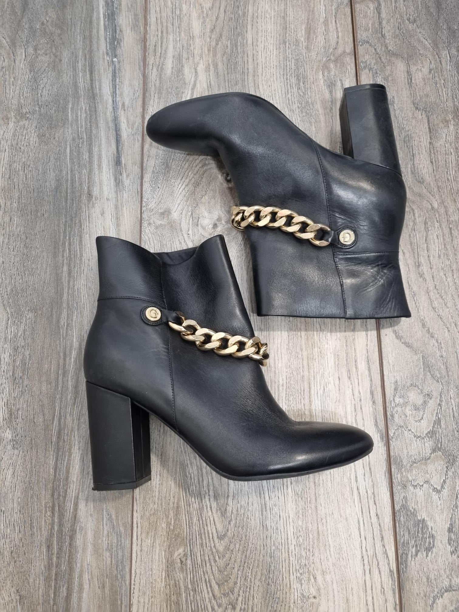BNIB Guess Black Leather Ankle Boots Size 7 - Image 4