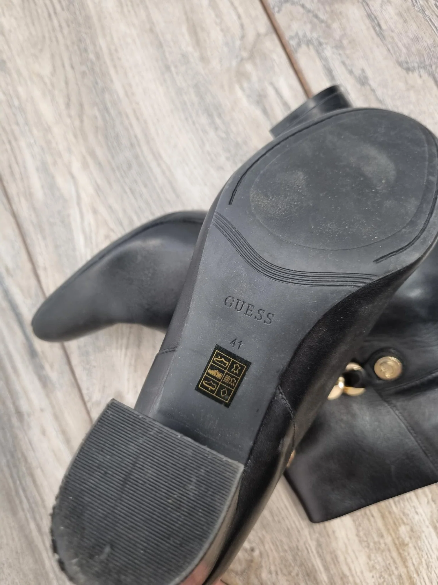 BNIB Guess Black Leather Ankle Boots Size 7 - Image 5