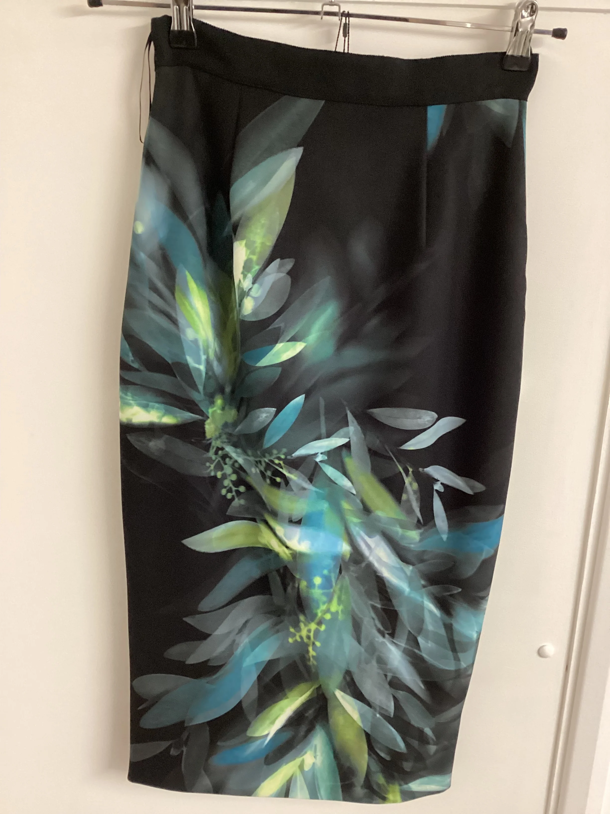 BNWT Coast Morselli Printed Multi Coloured Pencil Skirt Size 8 - Image 3