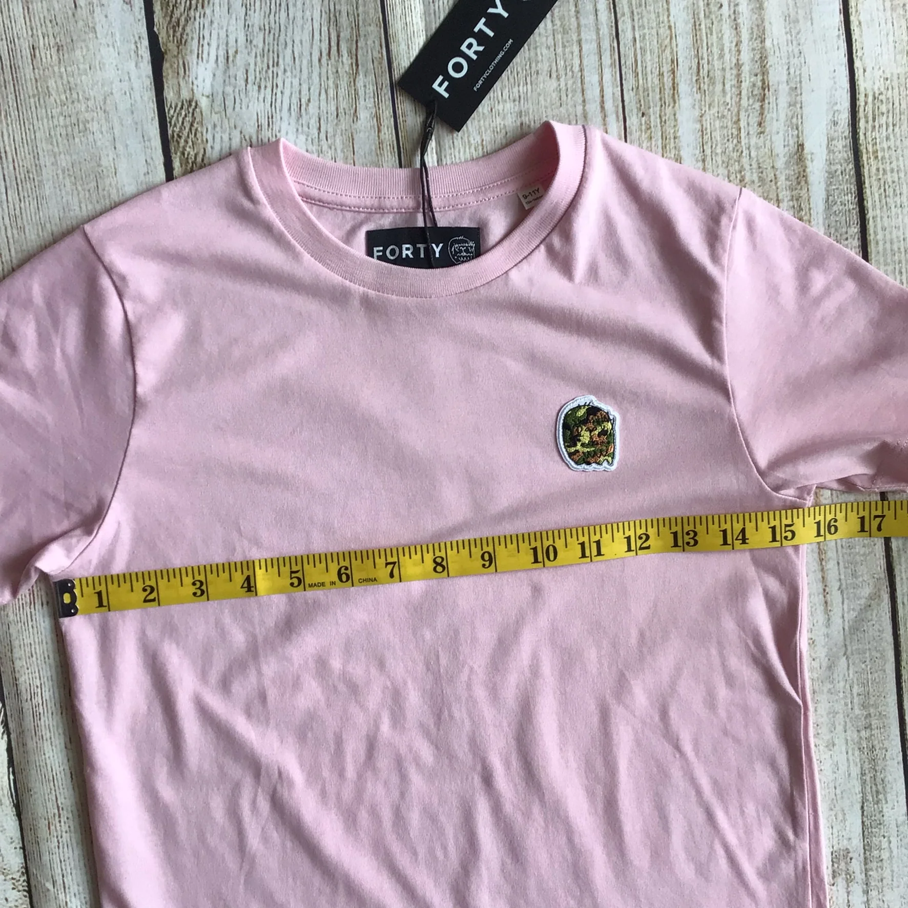 BNWT Forty Candy Pink 100% Cotton Youth Ben Camo T Shirt Size 9-11 Yrs - Image 6