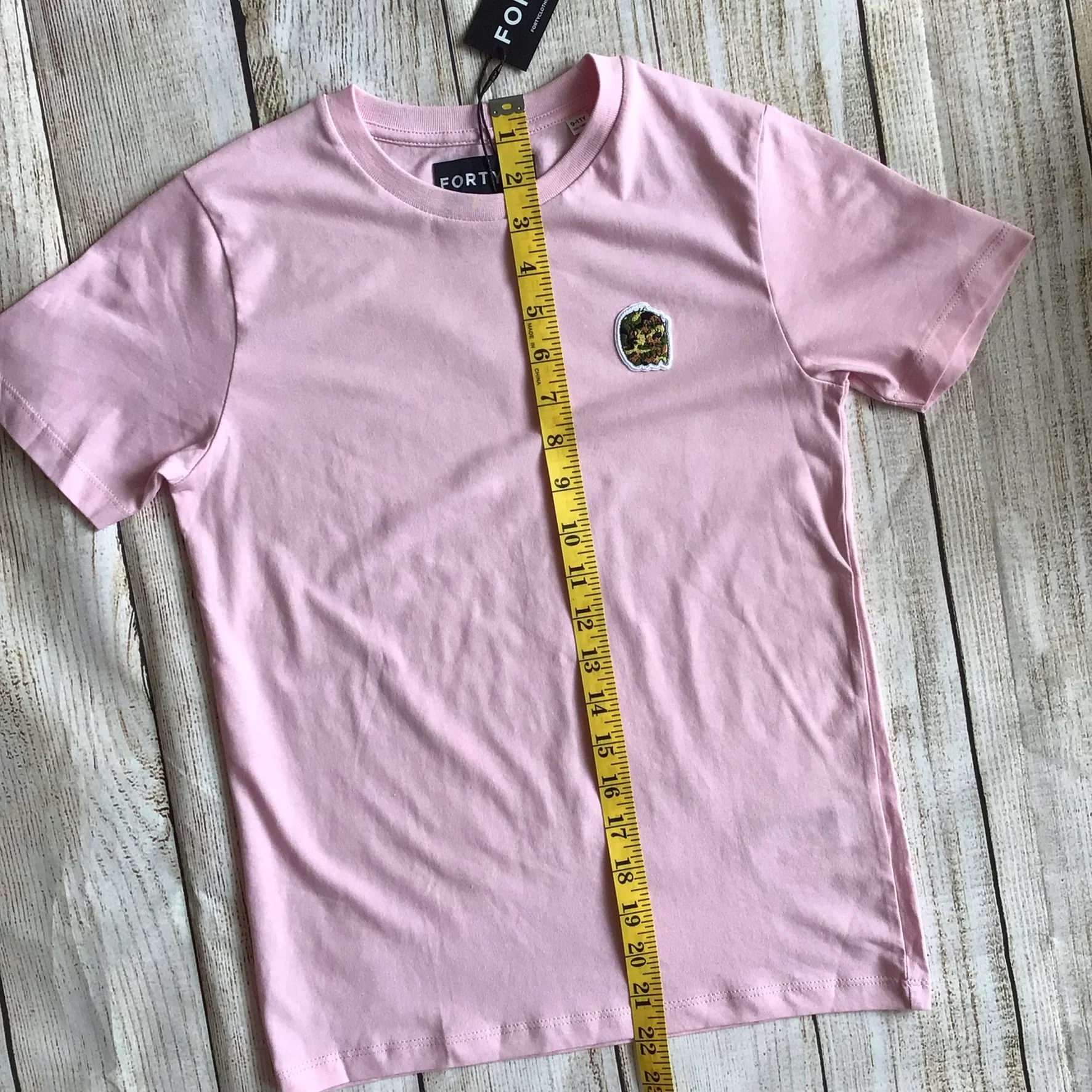 BNWT Forty Candy Pink 100% Cotton Youth Ben Camo T Shirt Size 9-11 Yrs - Image 7