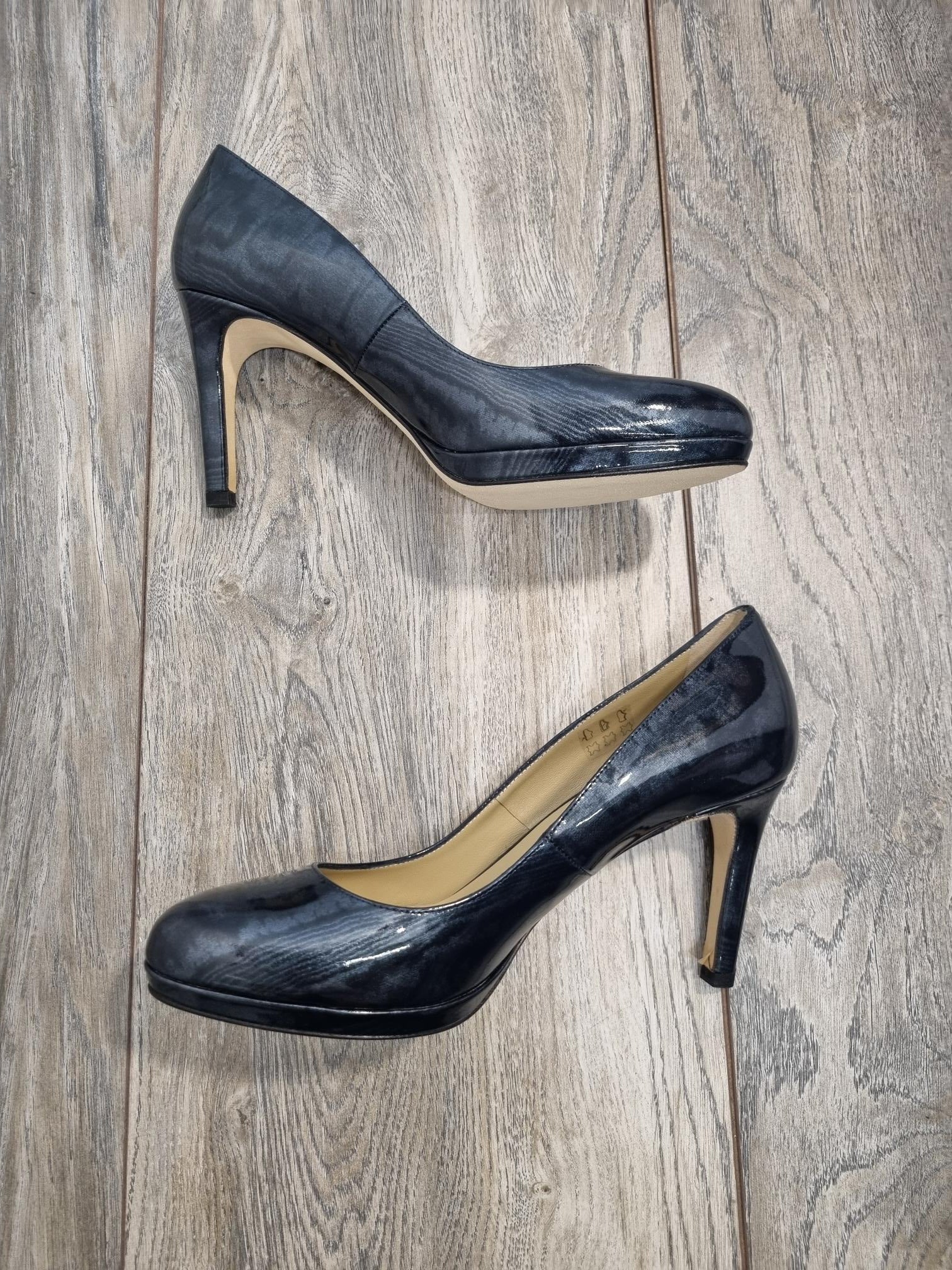 BNIB Hobbs London Julietta Patent Petrol Dark Blue Court Shoes Size 7.5 - Image 2