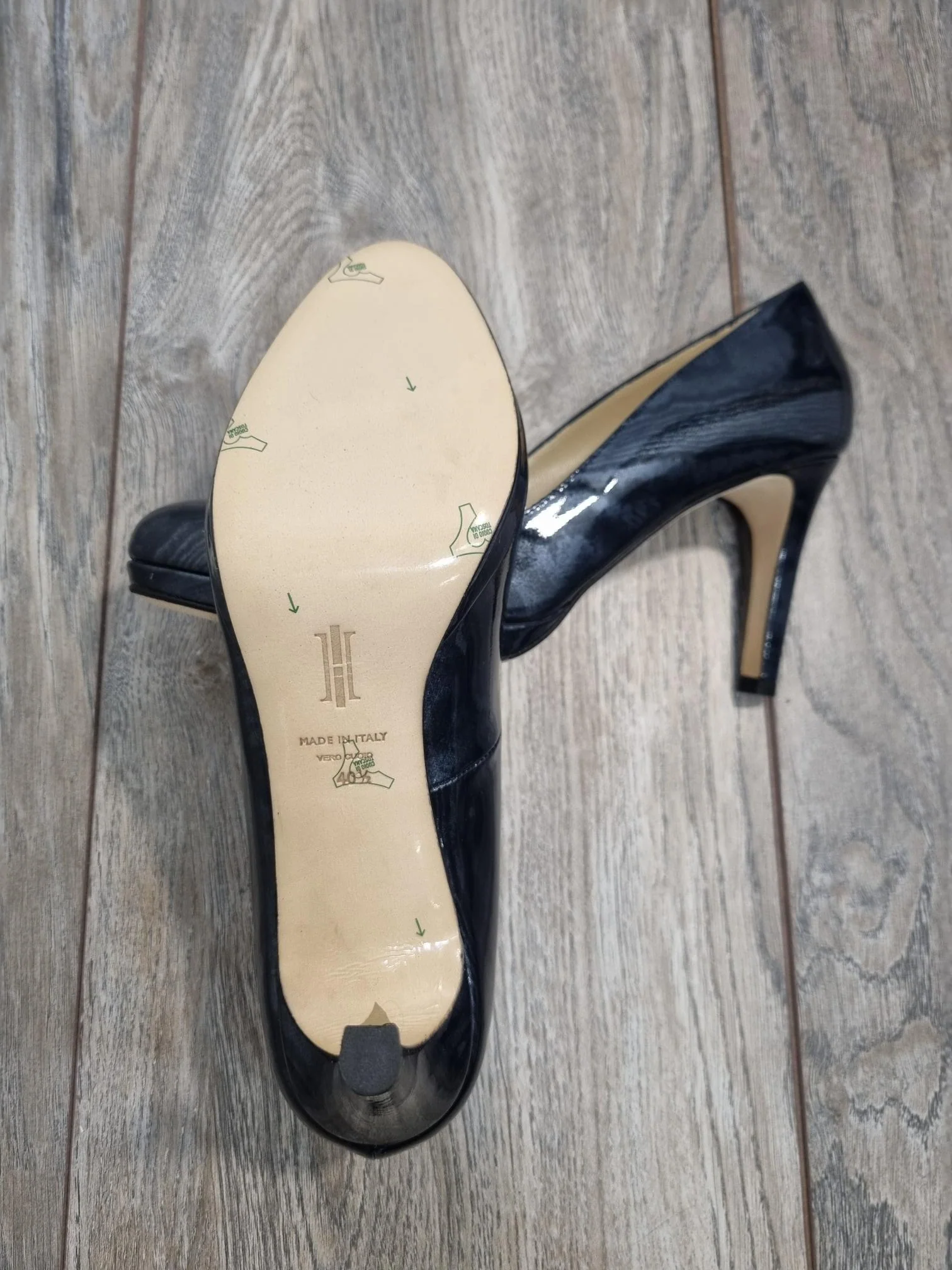 BNIB Hobbs London Julietta Patent Petrol Dark Blue Court Shoes Size 7.5 - Image 4