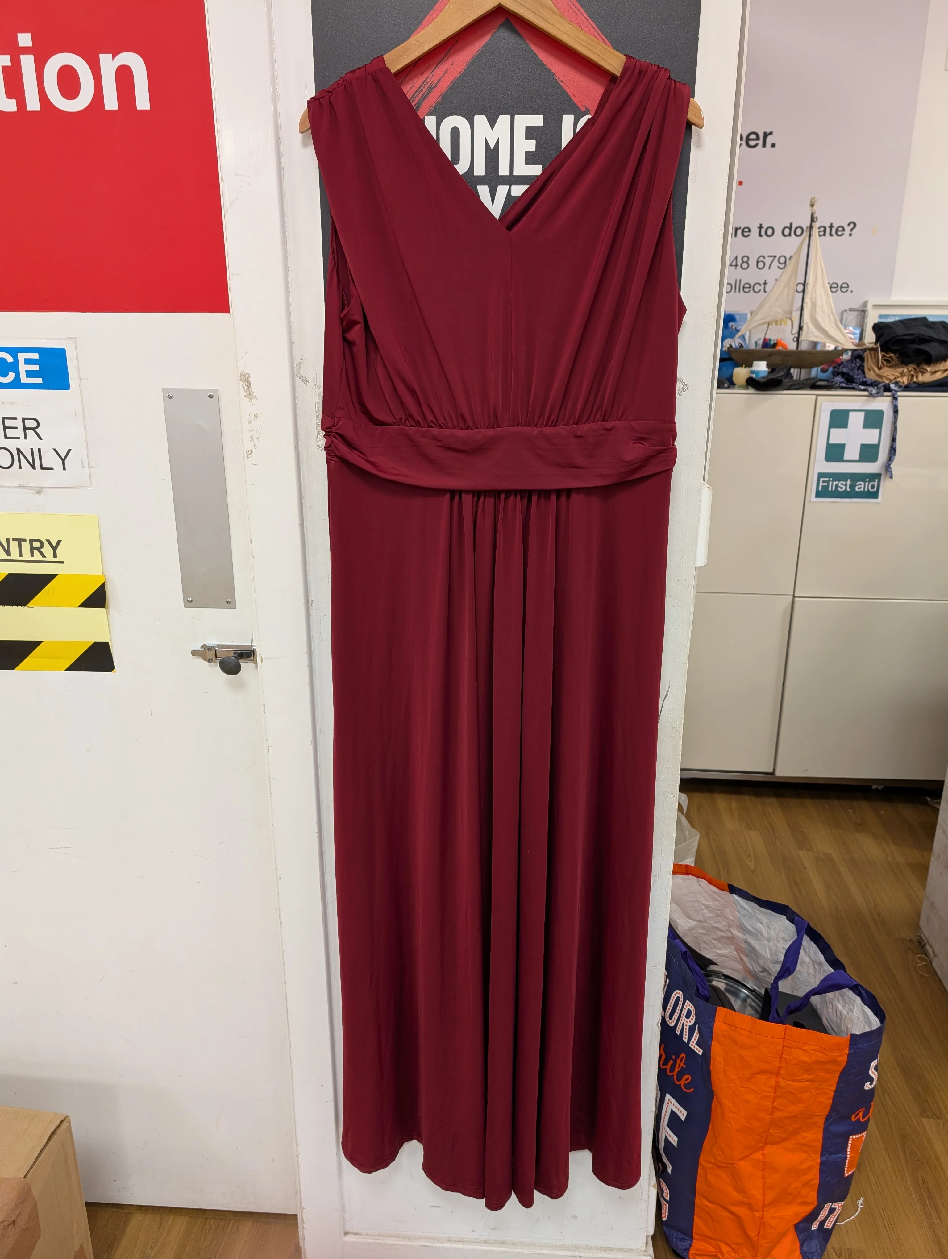 BNWT Jolie Moi Burgundy Plunge Front Wrap Maxi Dress Size 18 - Image 4