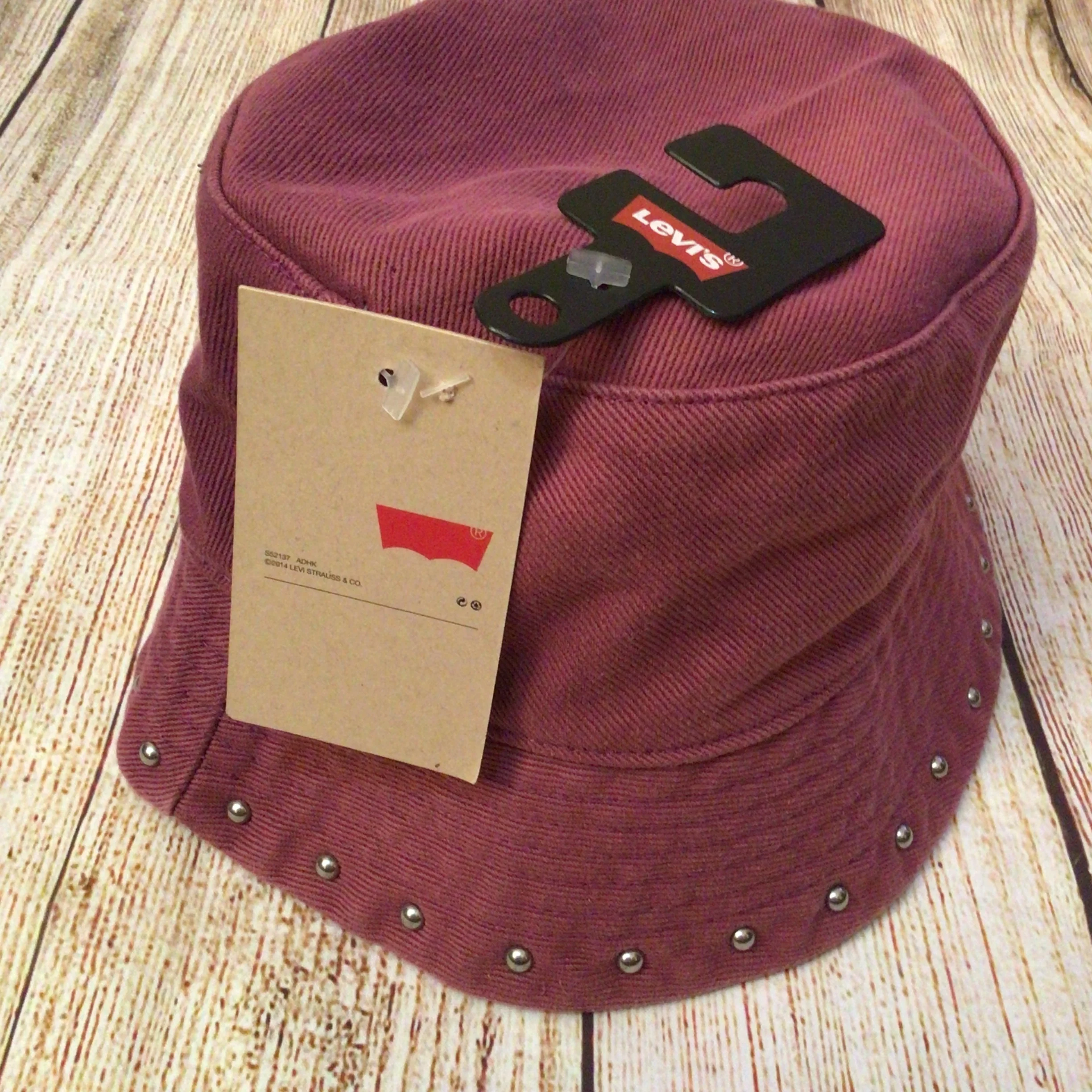 BNWT Levi’s Pride Radical Love Purple Cotton Bucket Hat Size S - Image 3
