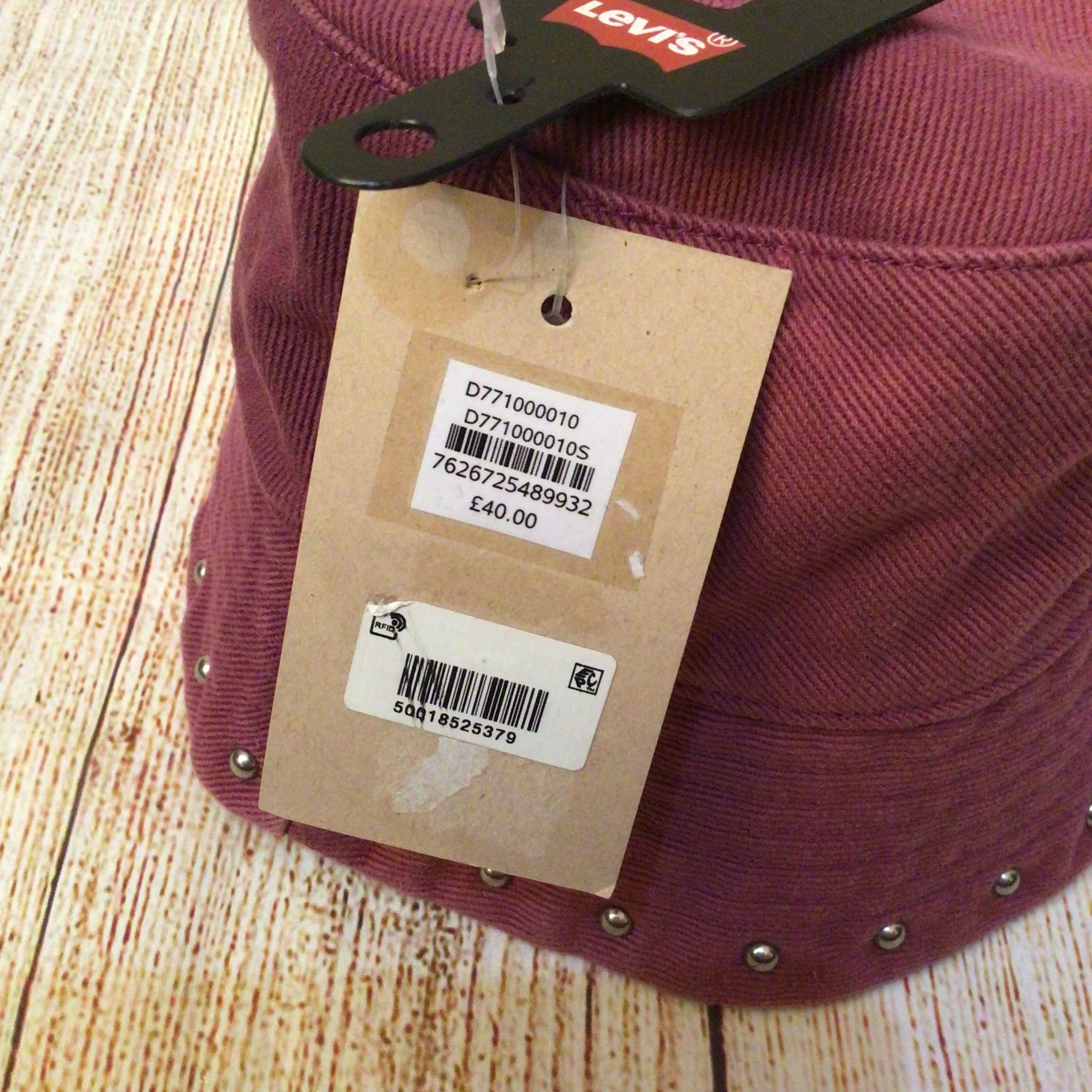 BNWT Levi’s Pride Radical Love Purple Cotton Bucket Hat Size S - Image 4