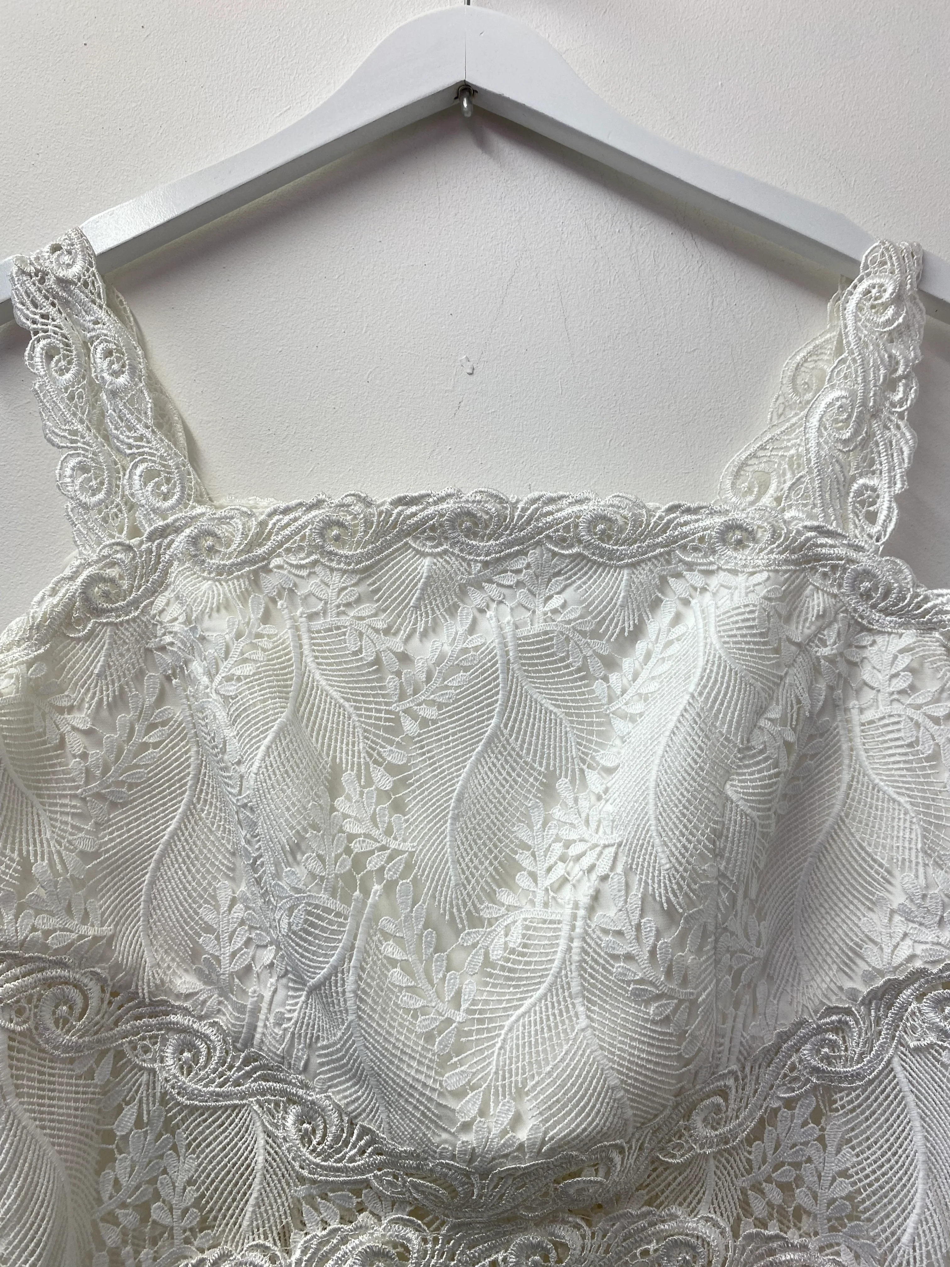 BNWT Three Floor Cream Lace Dress Size 12 - Image 7