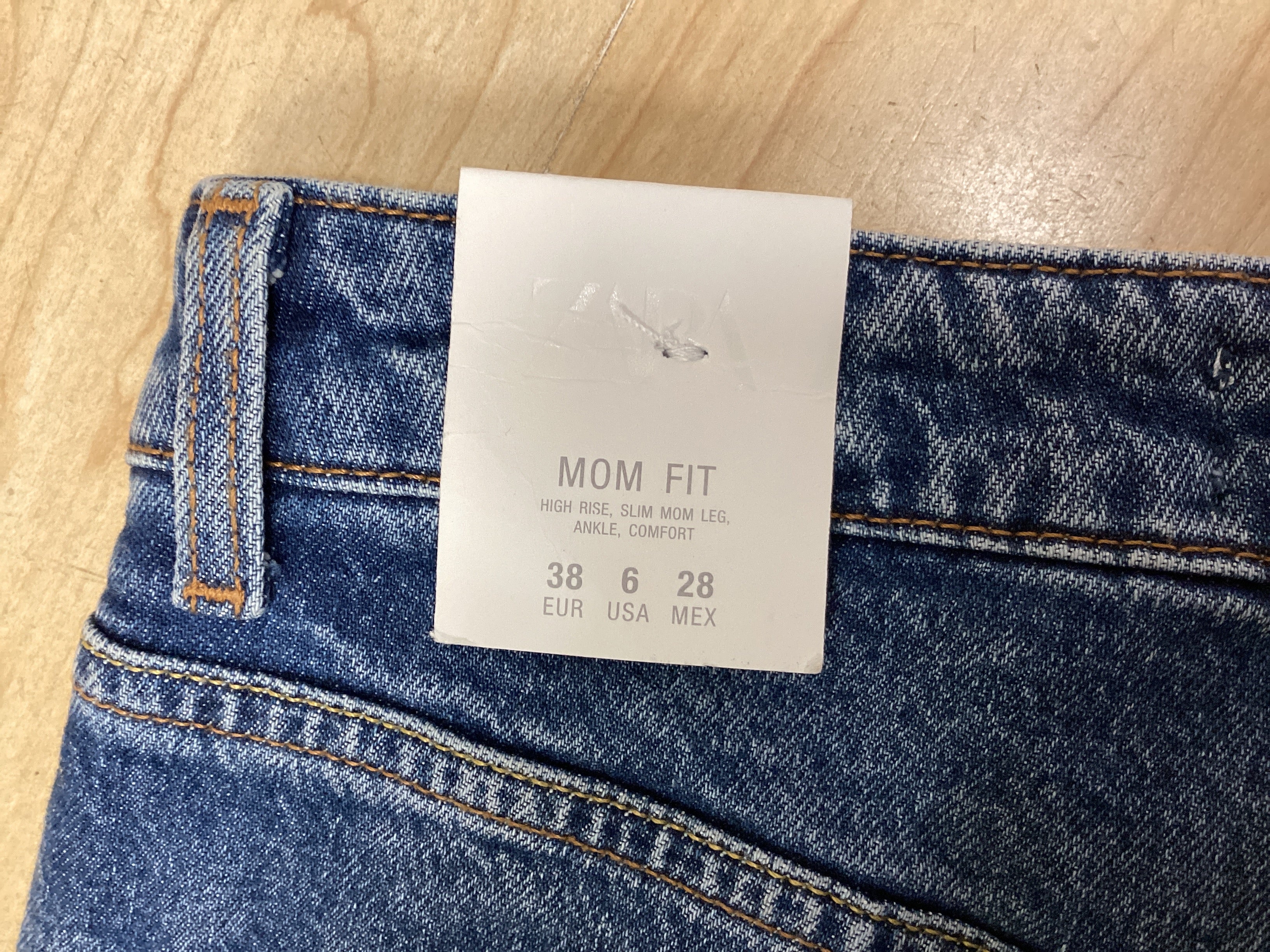 BNWT Zara Mom Jeans Mid-Blue, Size UK 10, 38cm/14inch Waist - Image 3