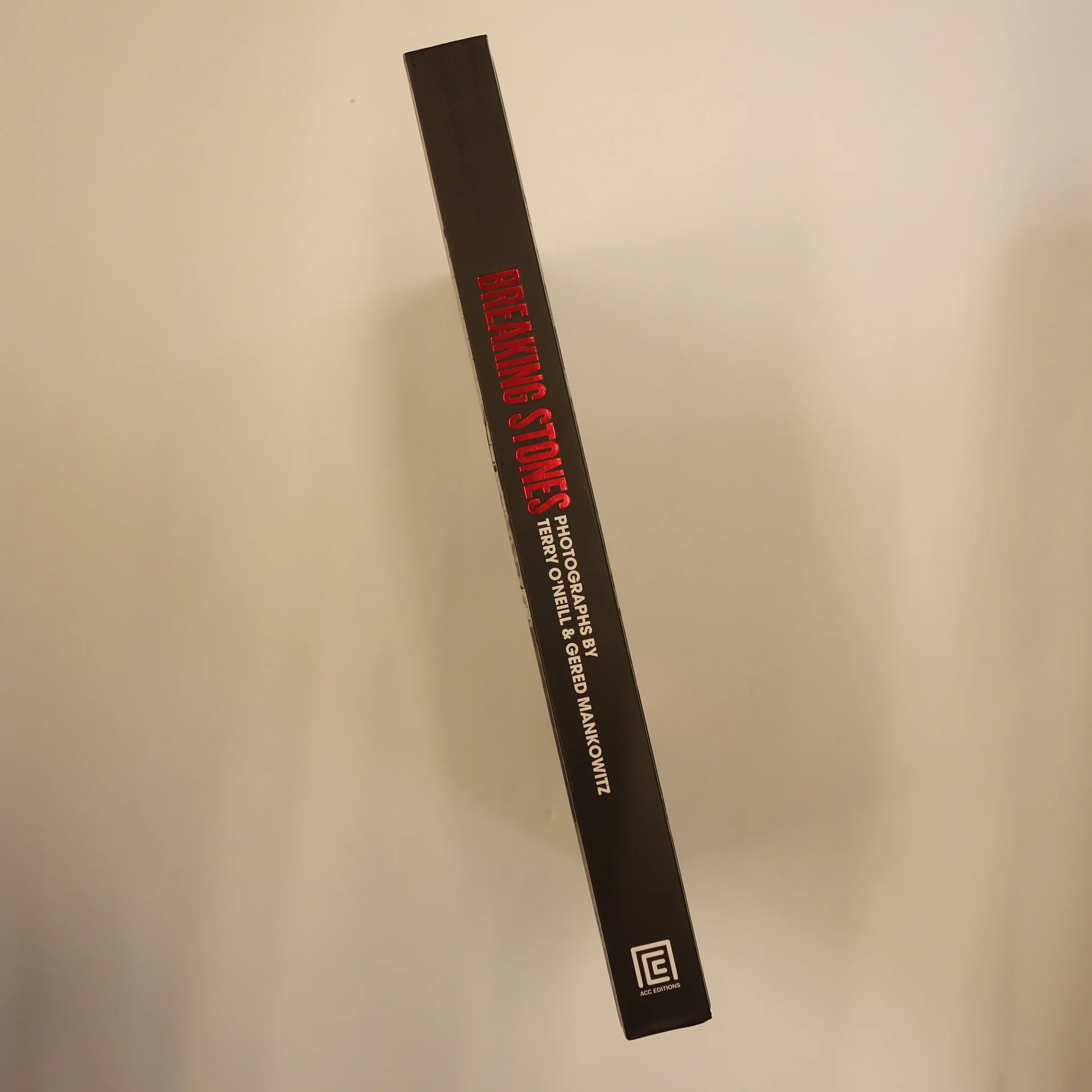 Breaking Stones 1963 - 1965 by Terry O'Neill & Gered Mankowitz - Signed hardback book - Image 8