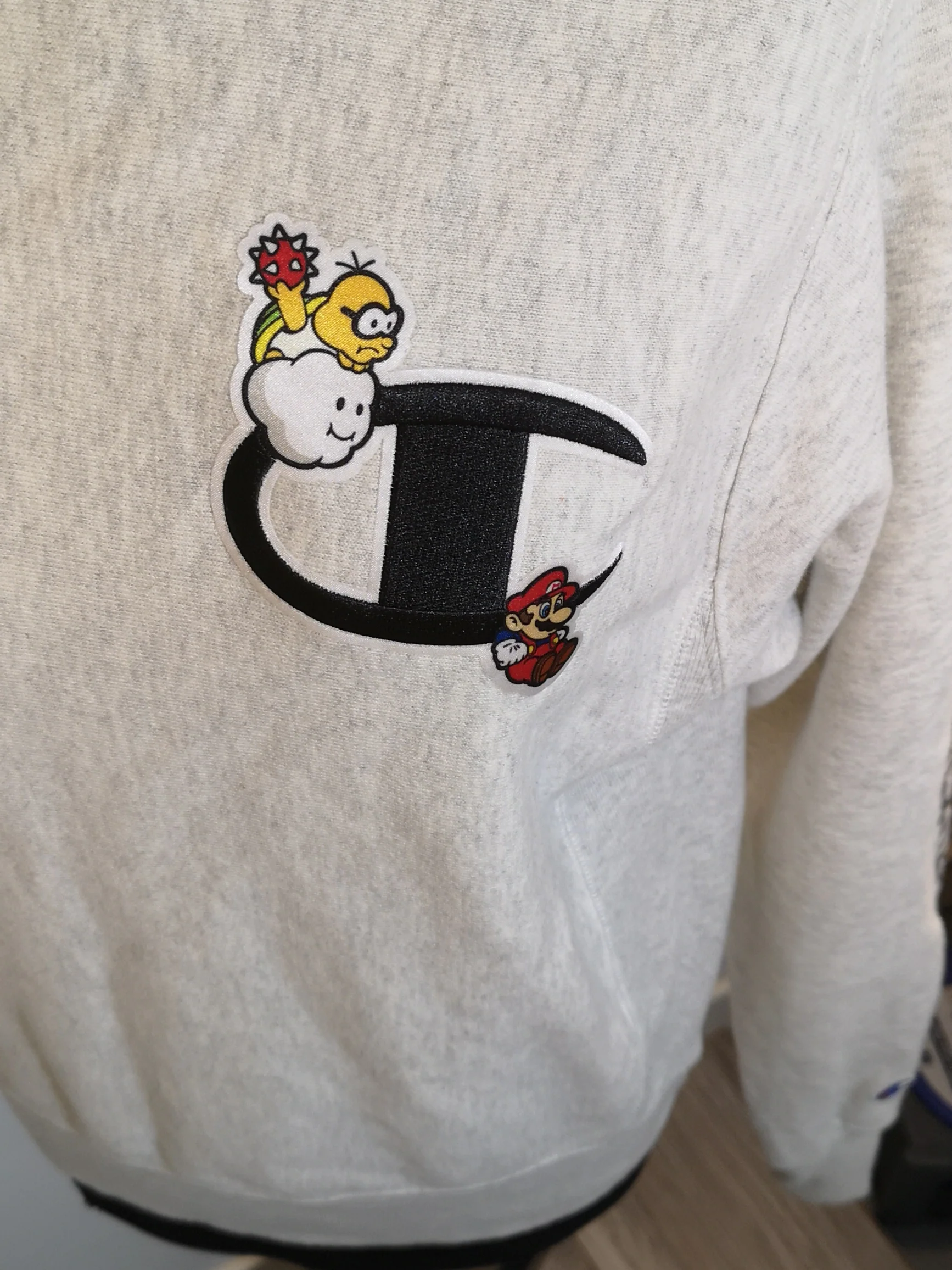 Champion x Super Mario Reverse Weave Crewneck Sweatshirt Men's Size XS - Image 6