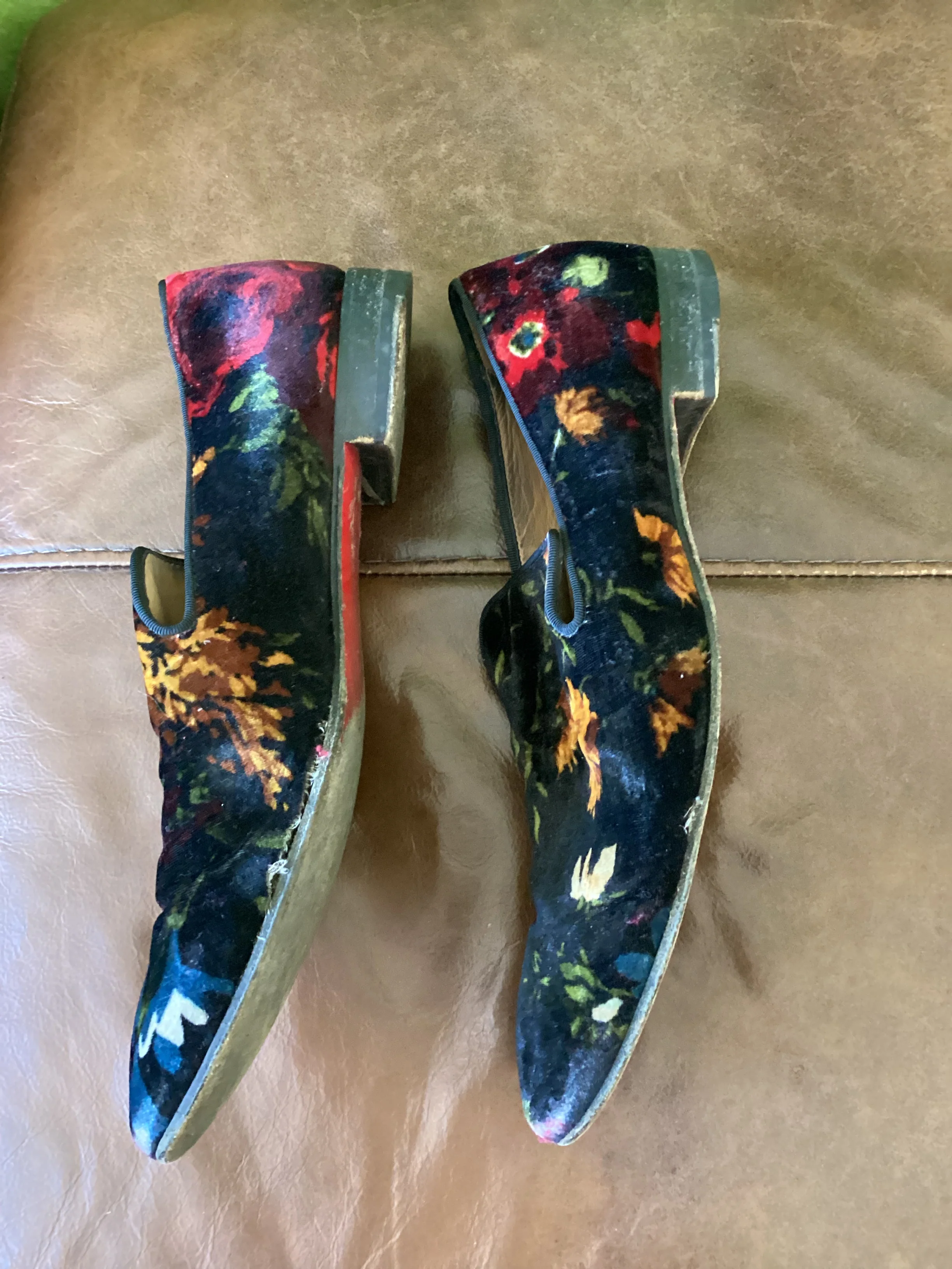 Christian Louboutin Floral Pattern Velvet Slippers EU 43 - Image 2