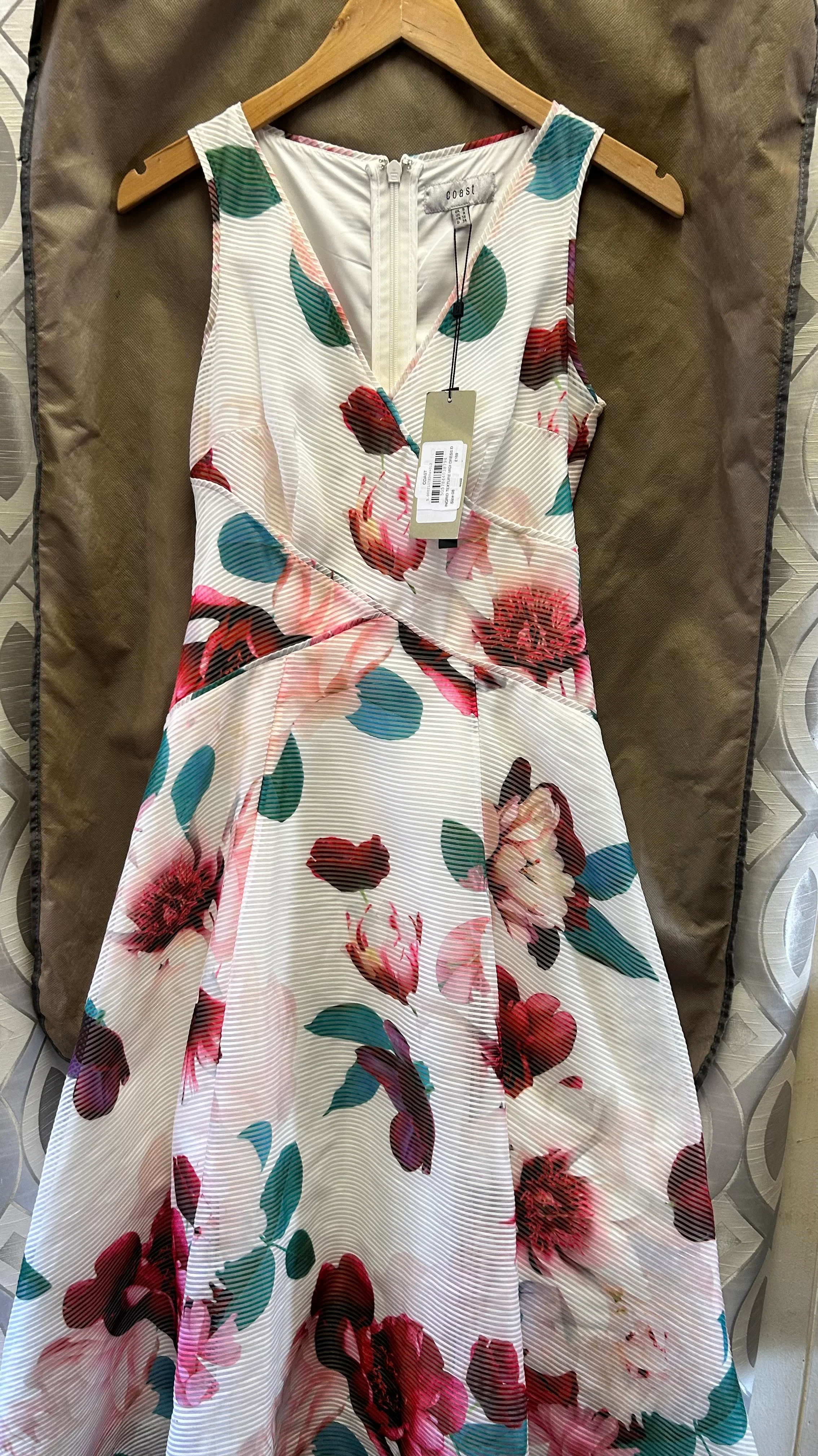 Coast BNWT Dress, size 8, Floral, White - Image 3