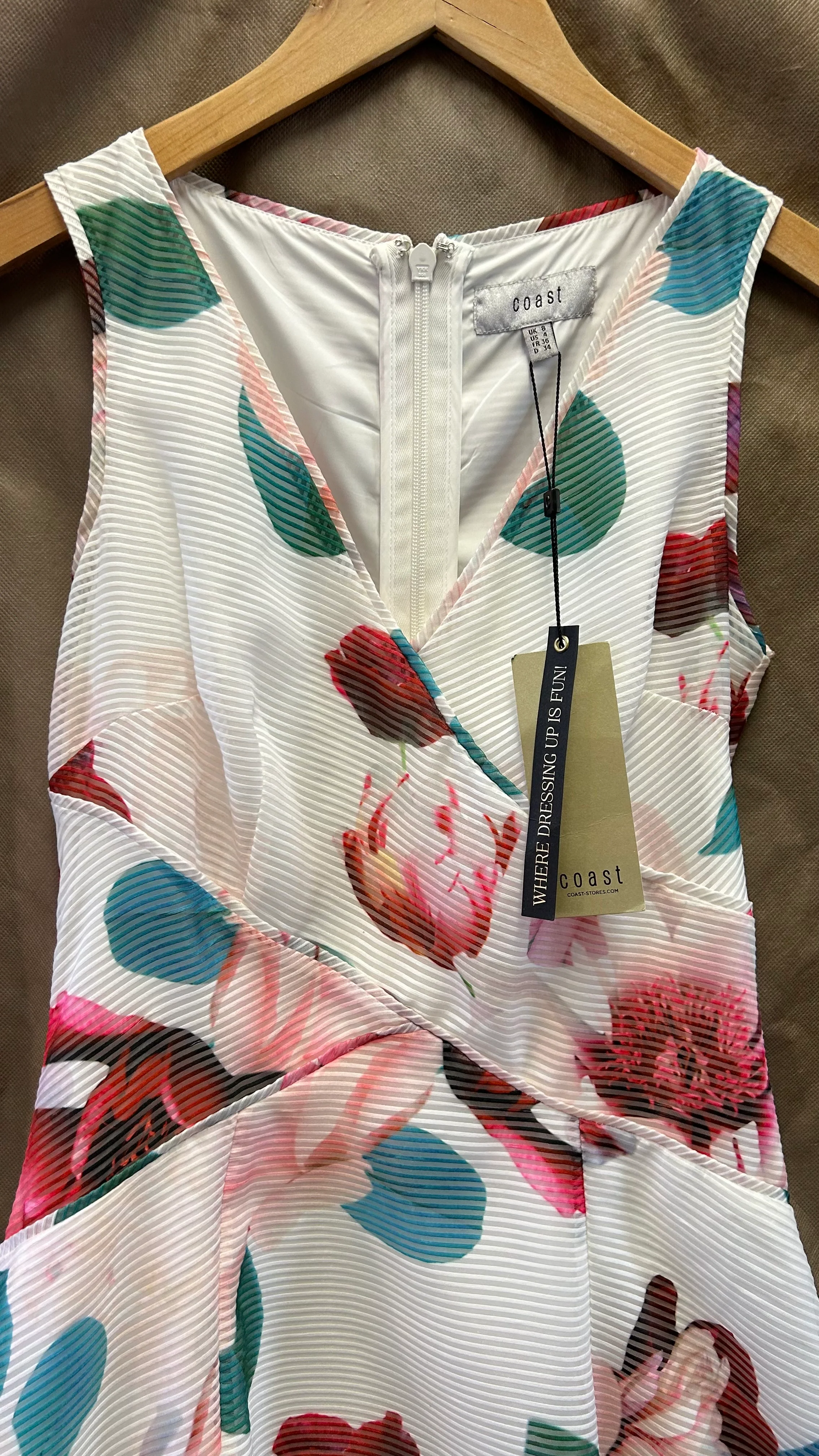 Coast BNWT Dress, size 8, Floral, White - Image 6
