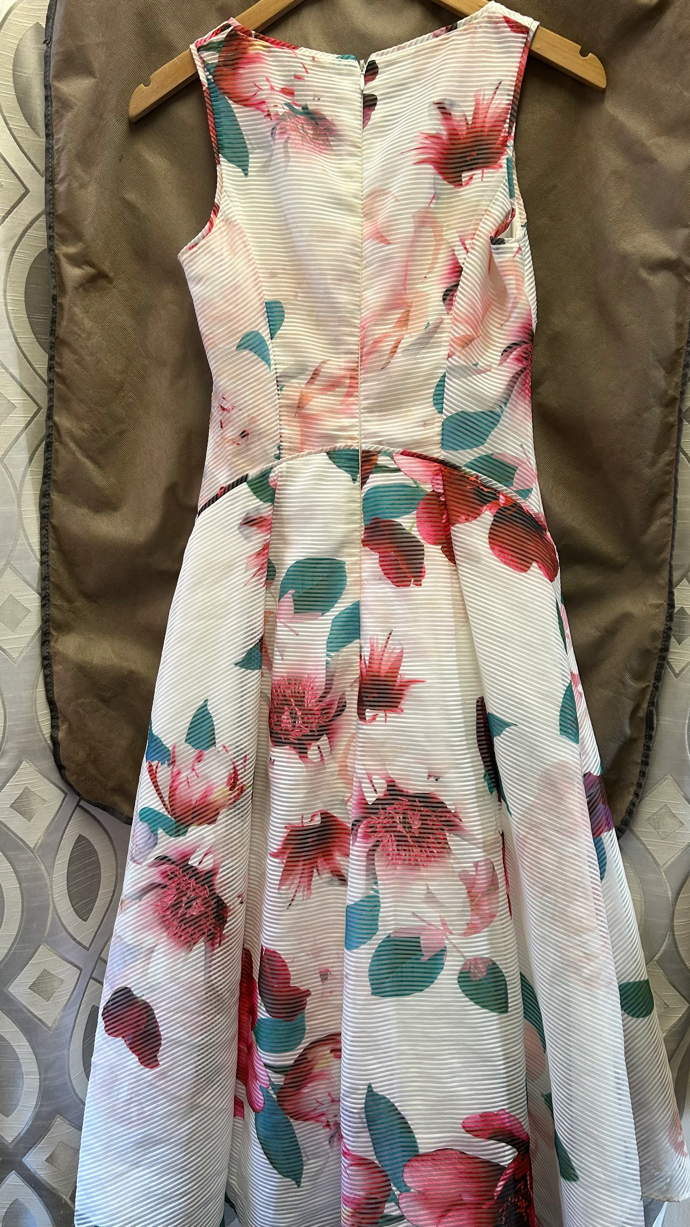 Coast BNWT Dress, size 8, Floral, White - Image 9