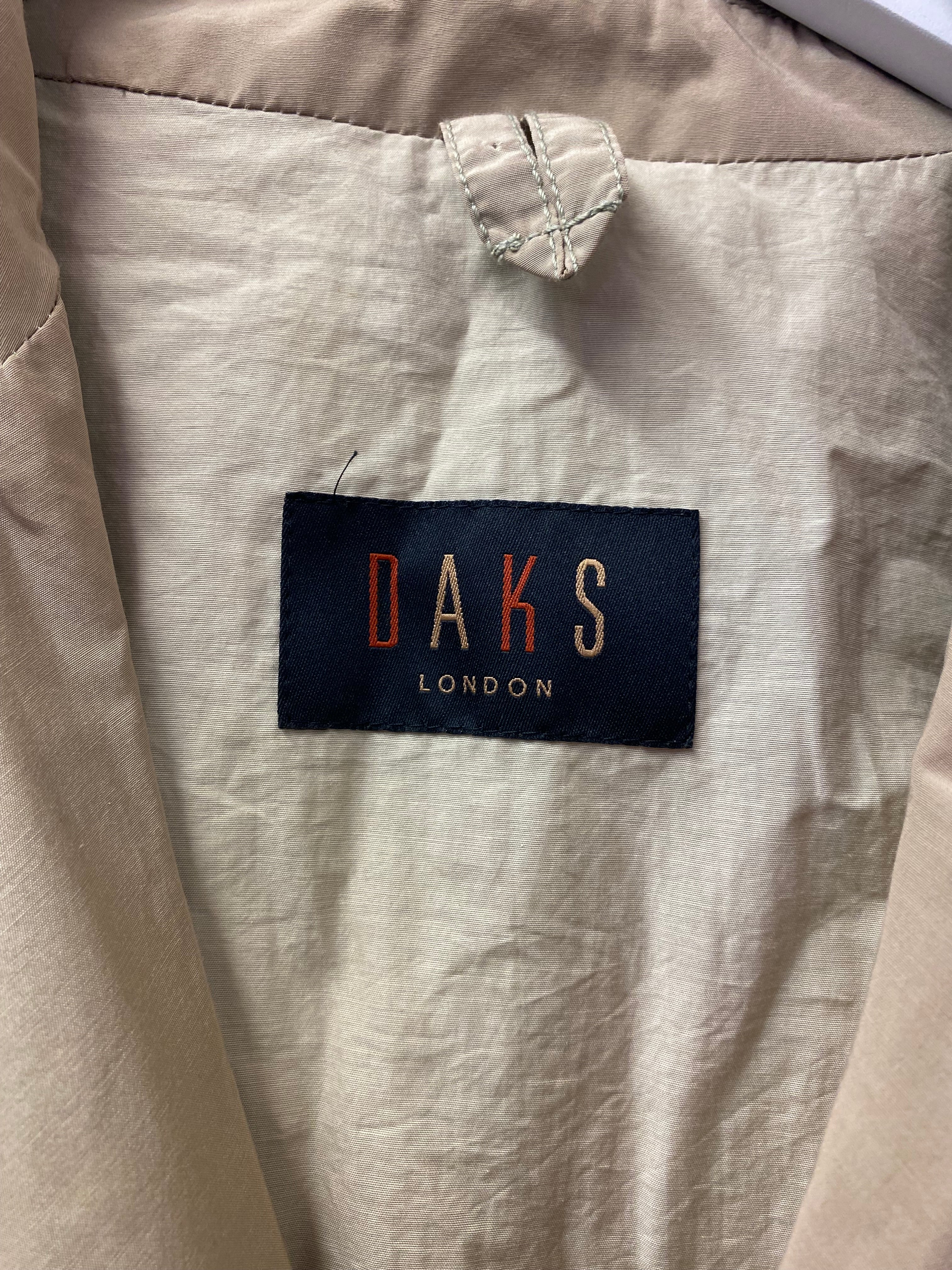 DAKS London Beige Coat Size XL - Image 10