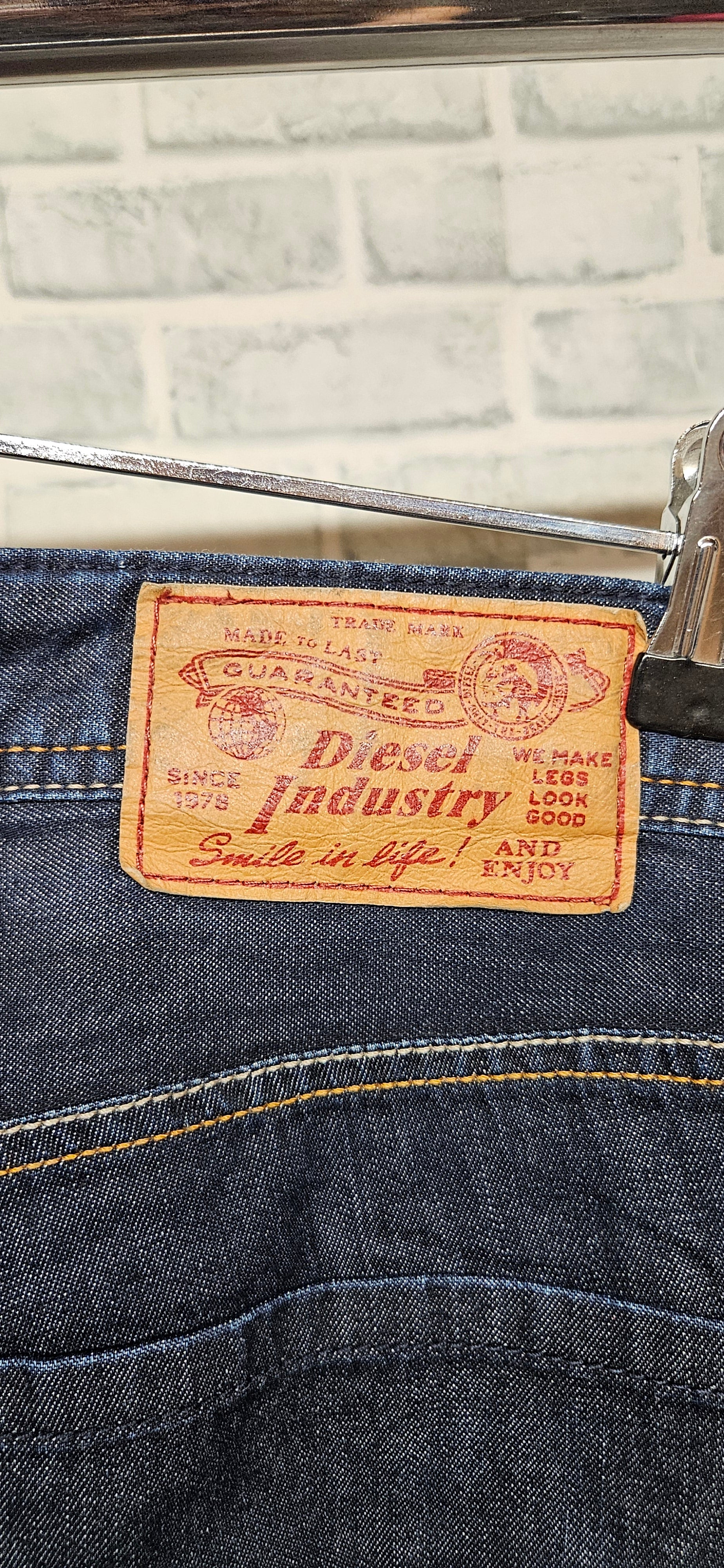 Diesel Larkee Regular Straight Dark Denim Jeans W34 L30 - Image 6