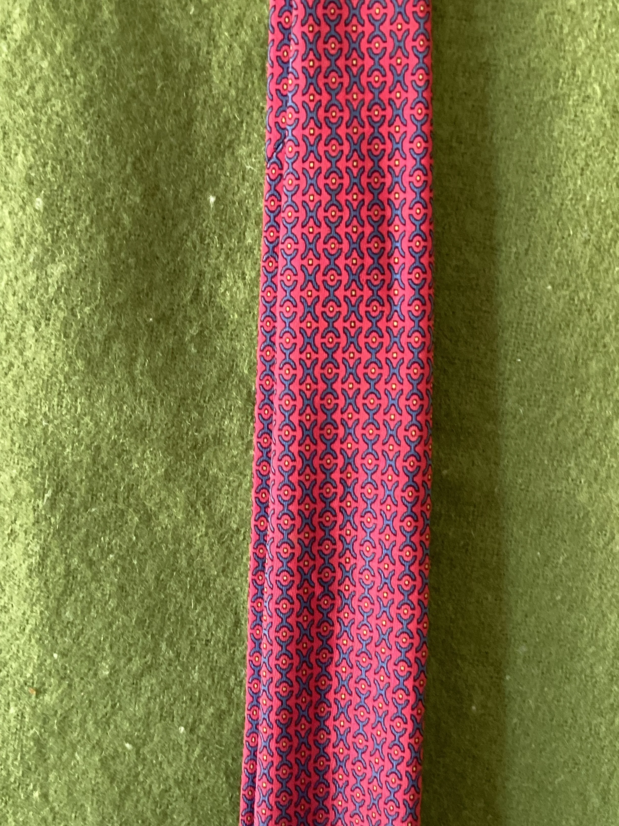 Vintage Hermes Red Patterned Silk Tie - Image 2