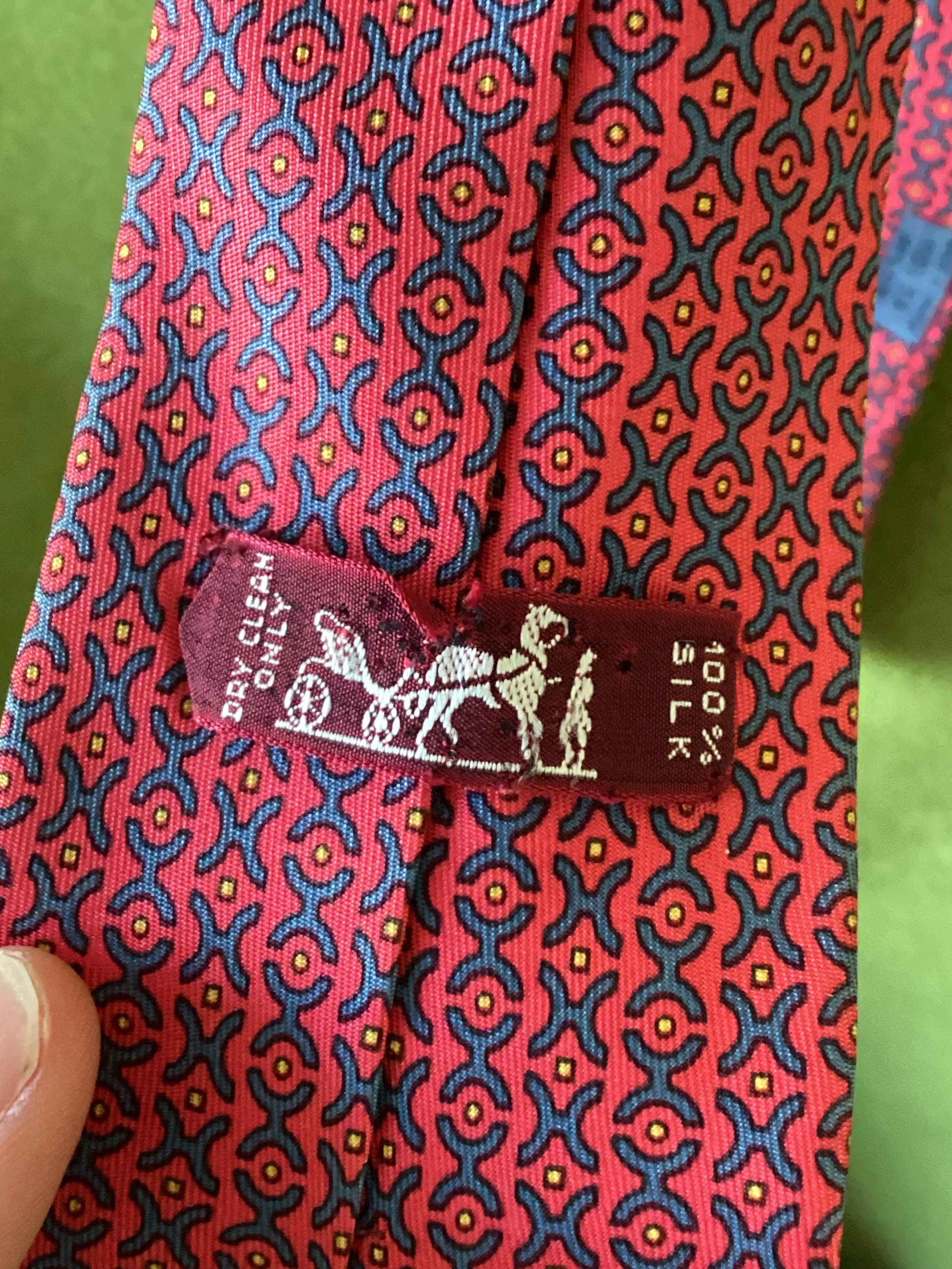 Vintage Hermes Red Patterned Silk Tie - Image 3