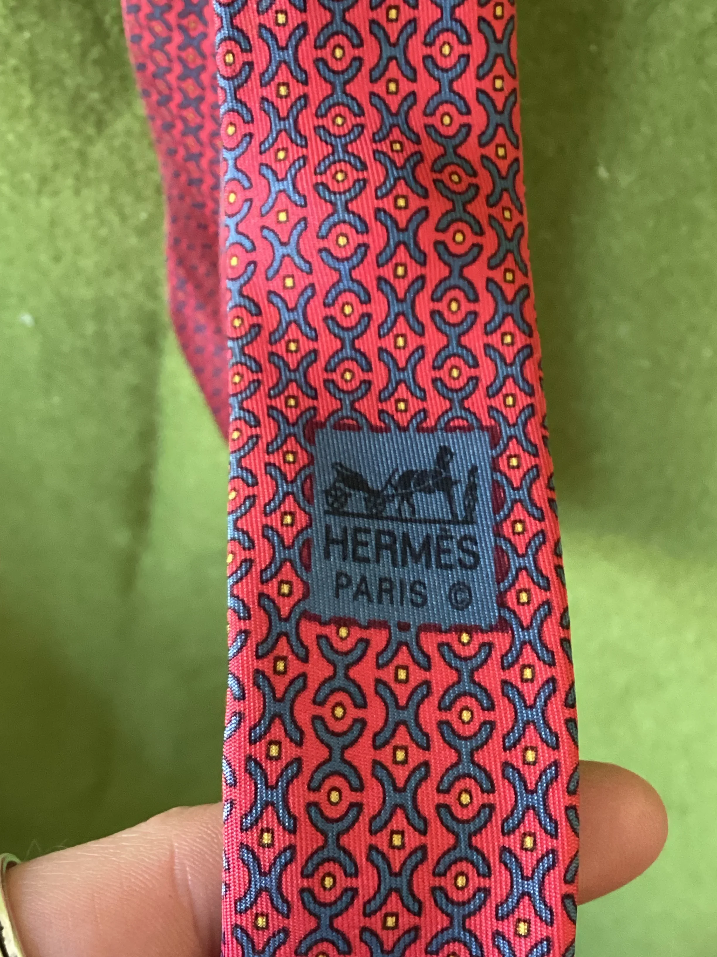 Vintage Hermes Red Patterned Silk Tie - Image 5