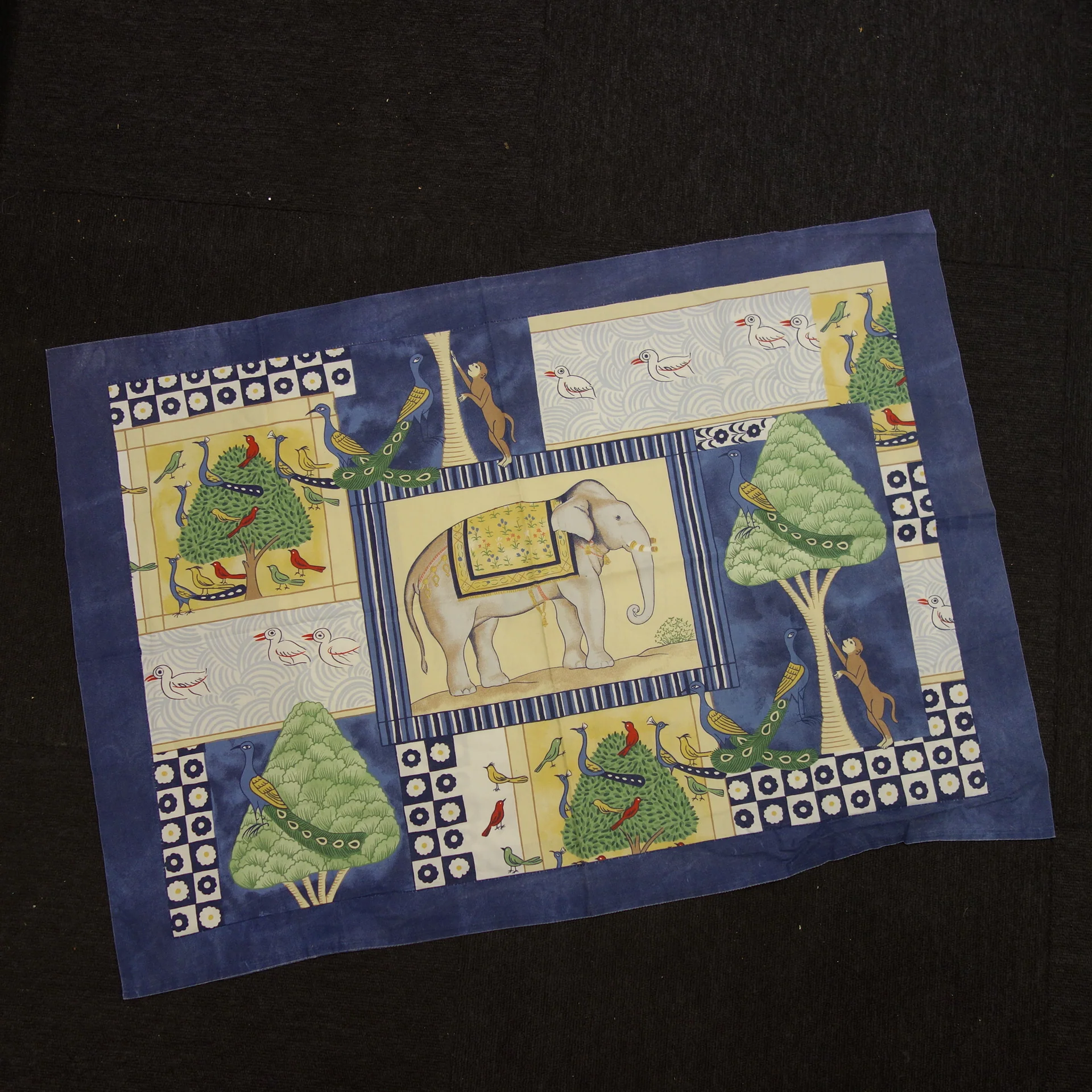 Jane Churchill 'Indian Summer' blue cotton bedlinen - King size duvet & two pillow cases - 1990s - Image 4