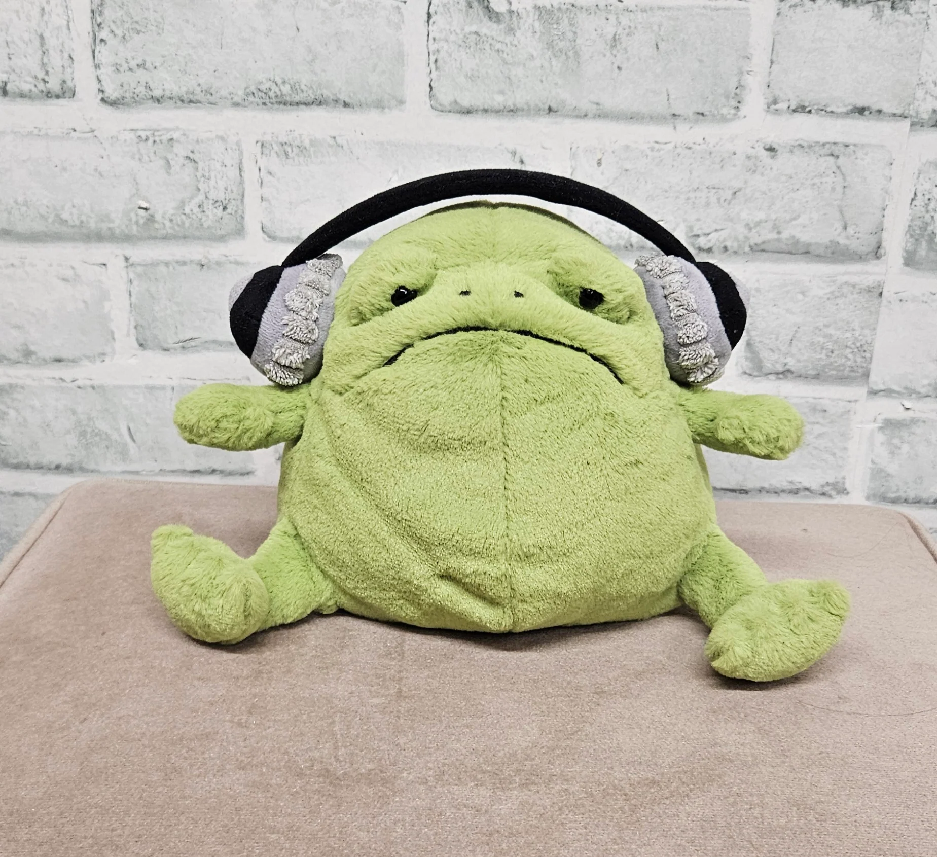 Jellycat Ricky Rain Frog with Headphones Plushie Toy