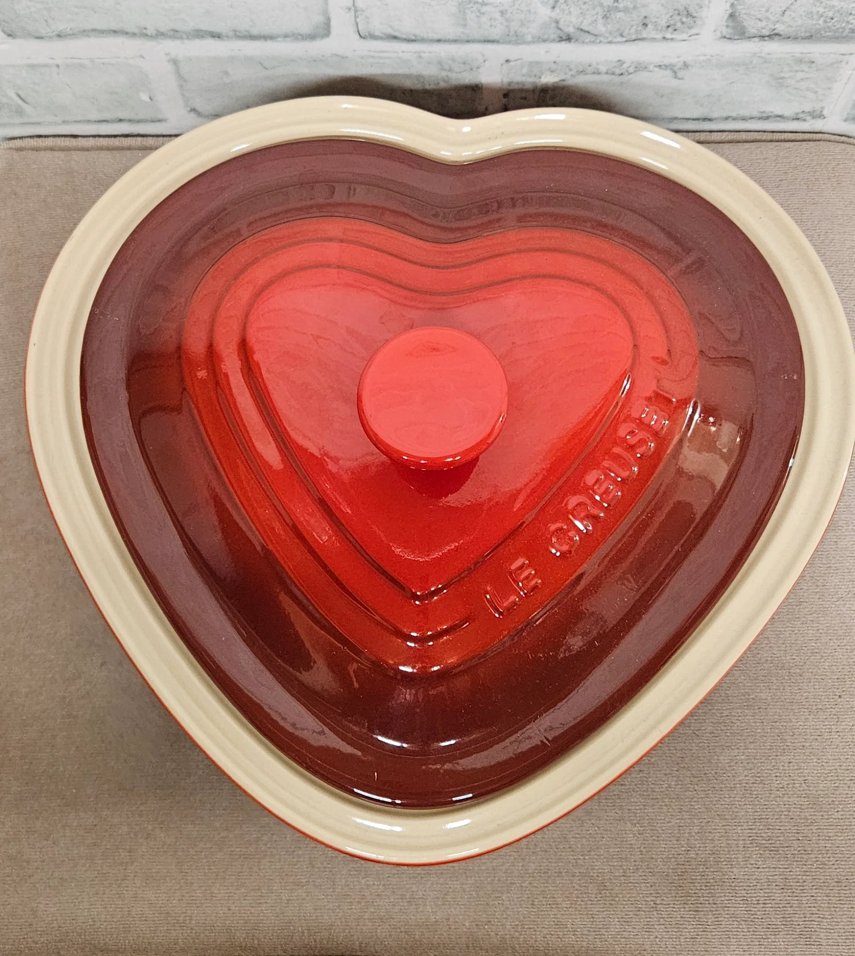Le Creuset Red Heart Shaped Cerise Bakeware Casserole Dish