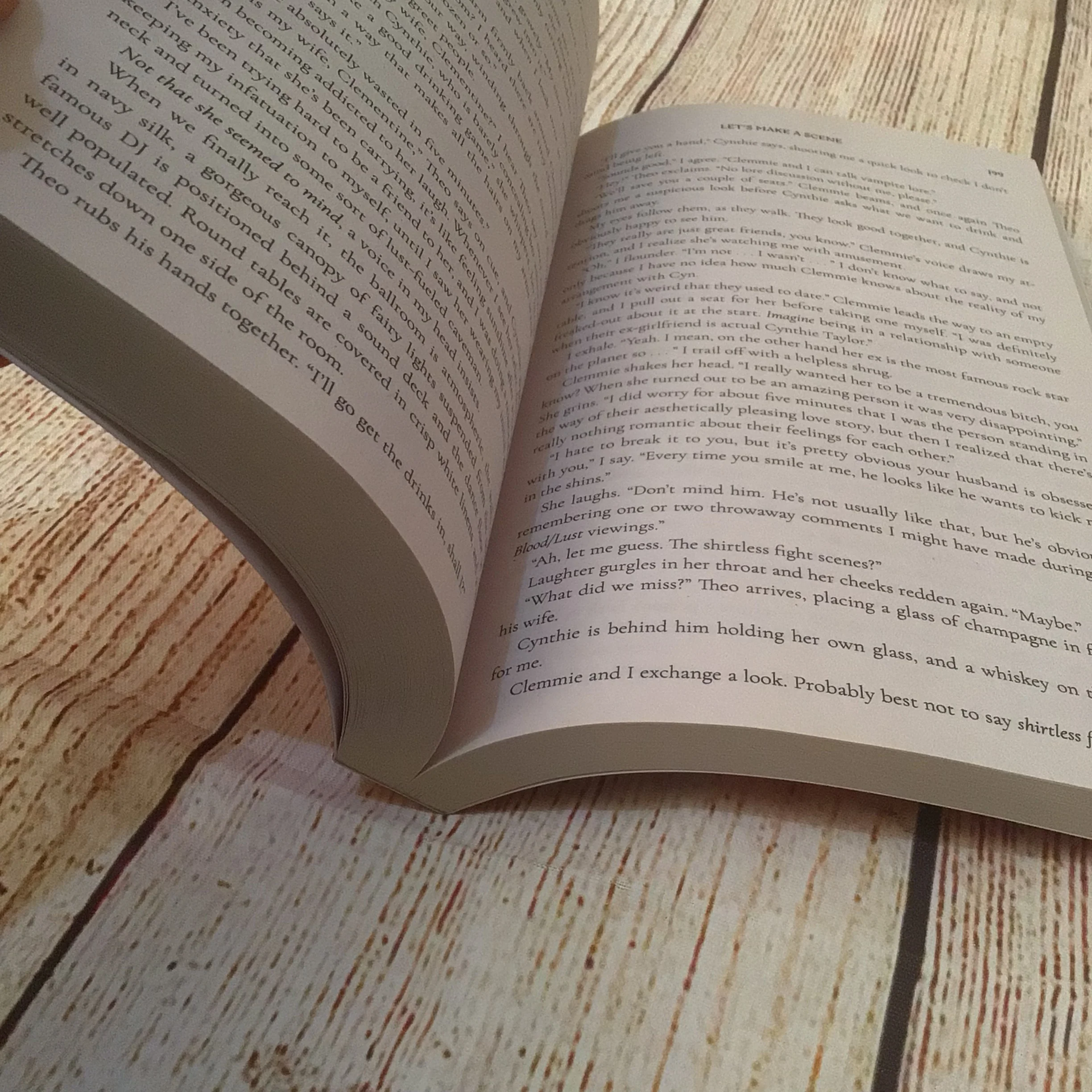 Let’s Make A Scene by Laura Wood (Paperback, 2025) - Image 7