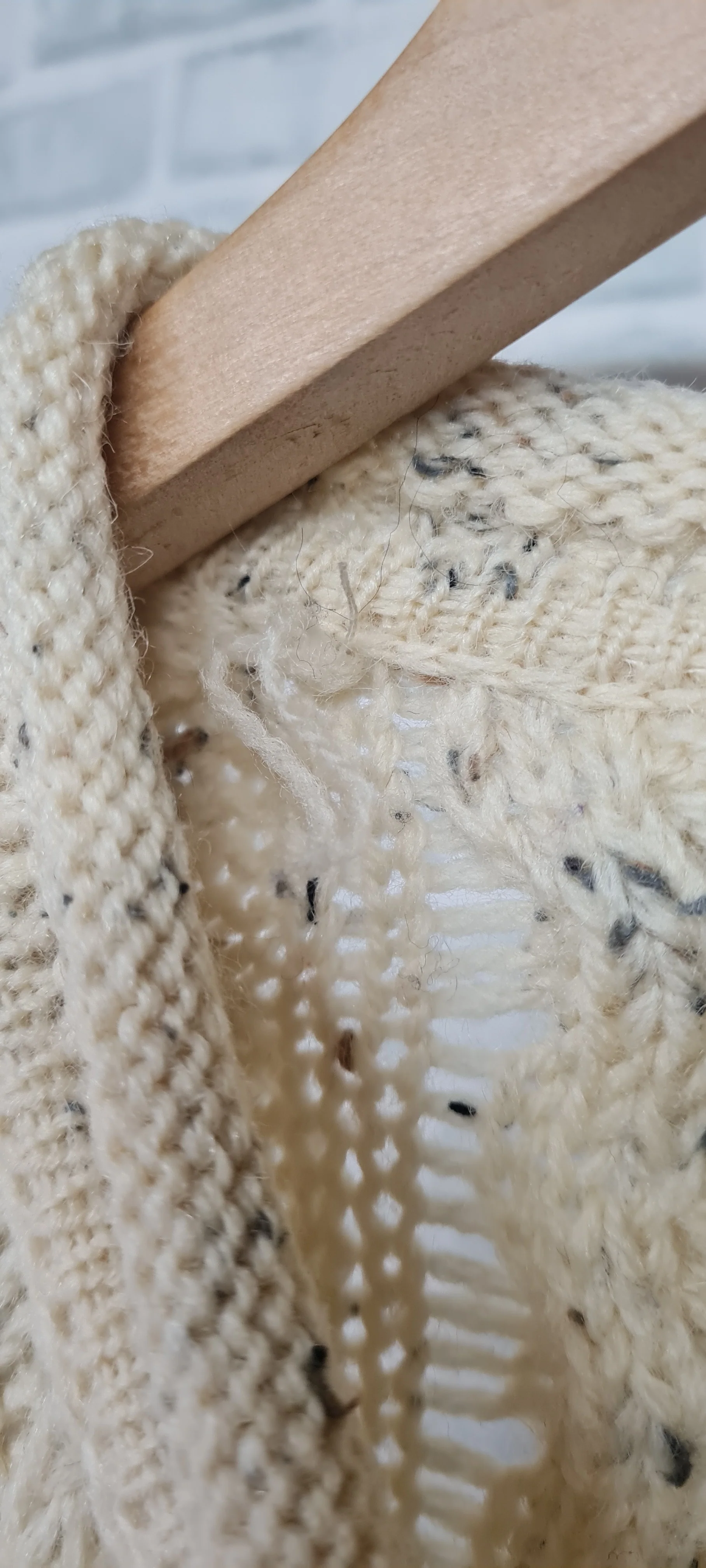 McKennas Aran Wool Cardigan Size Large - Image 3
