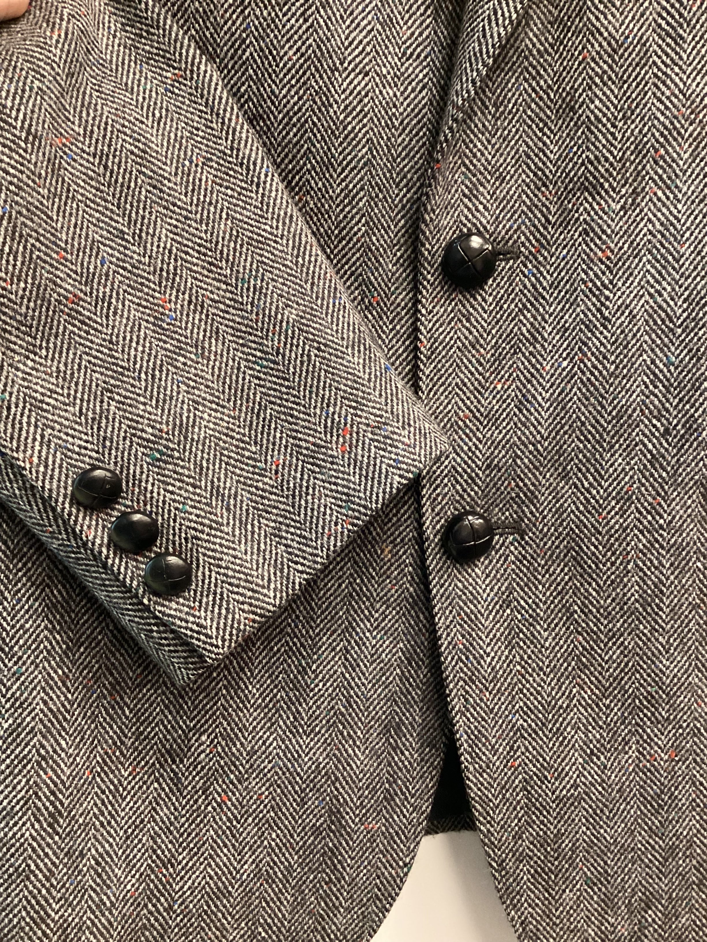 Men’s Donegal Tweed Jacket, Grey with Red Flakes - Size 40 - Image 3