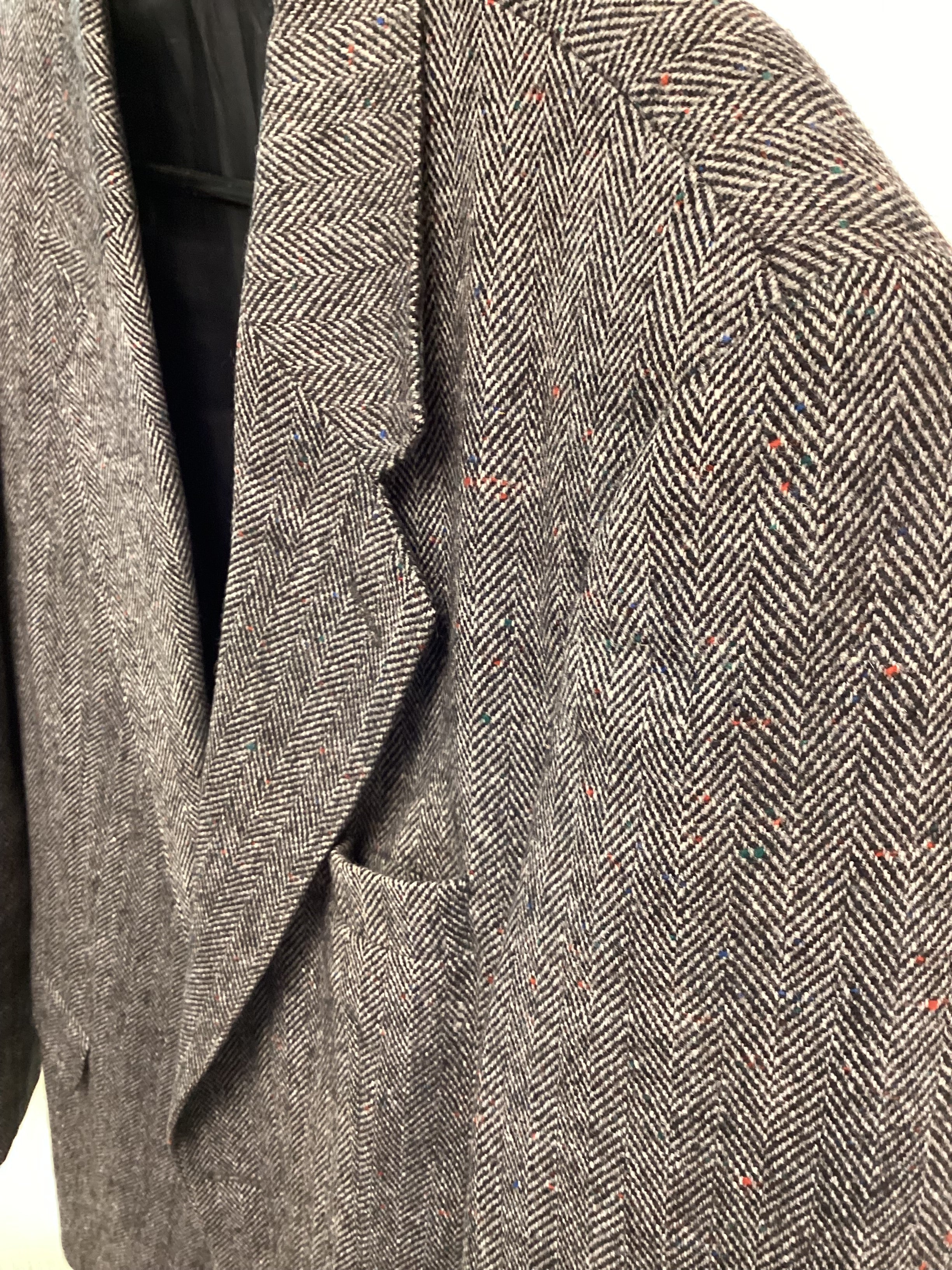 Men’s Donegal Tweed Jacket, Grey with Red Flakes - Size 40 - Image 9