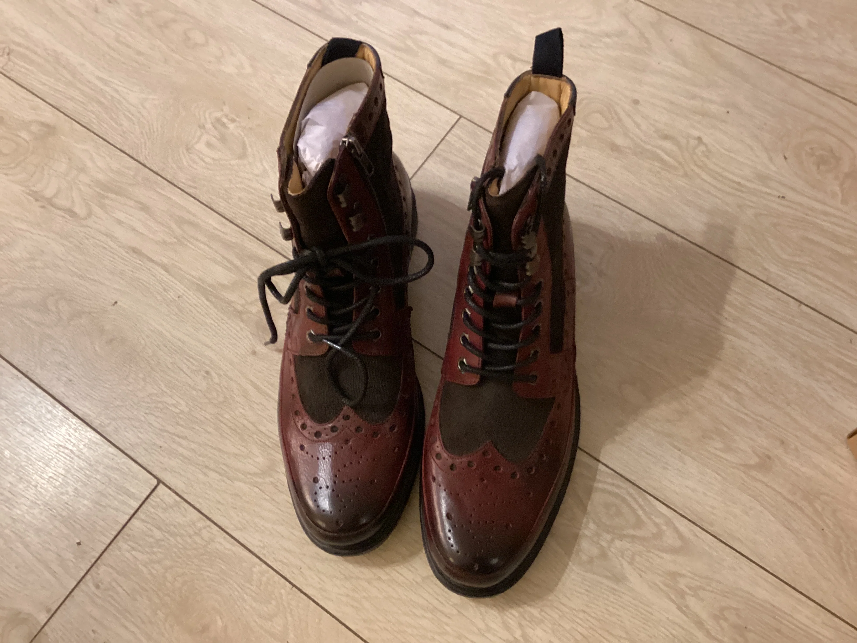 Goodwin Smith Artisan Bennett Bordo Black Scottish Style Brogue Boots size 10 BNIB - Image 4