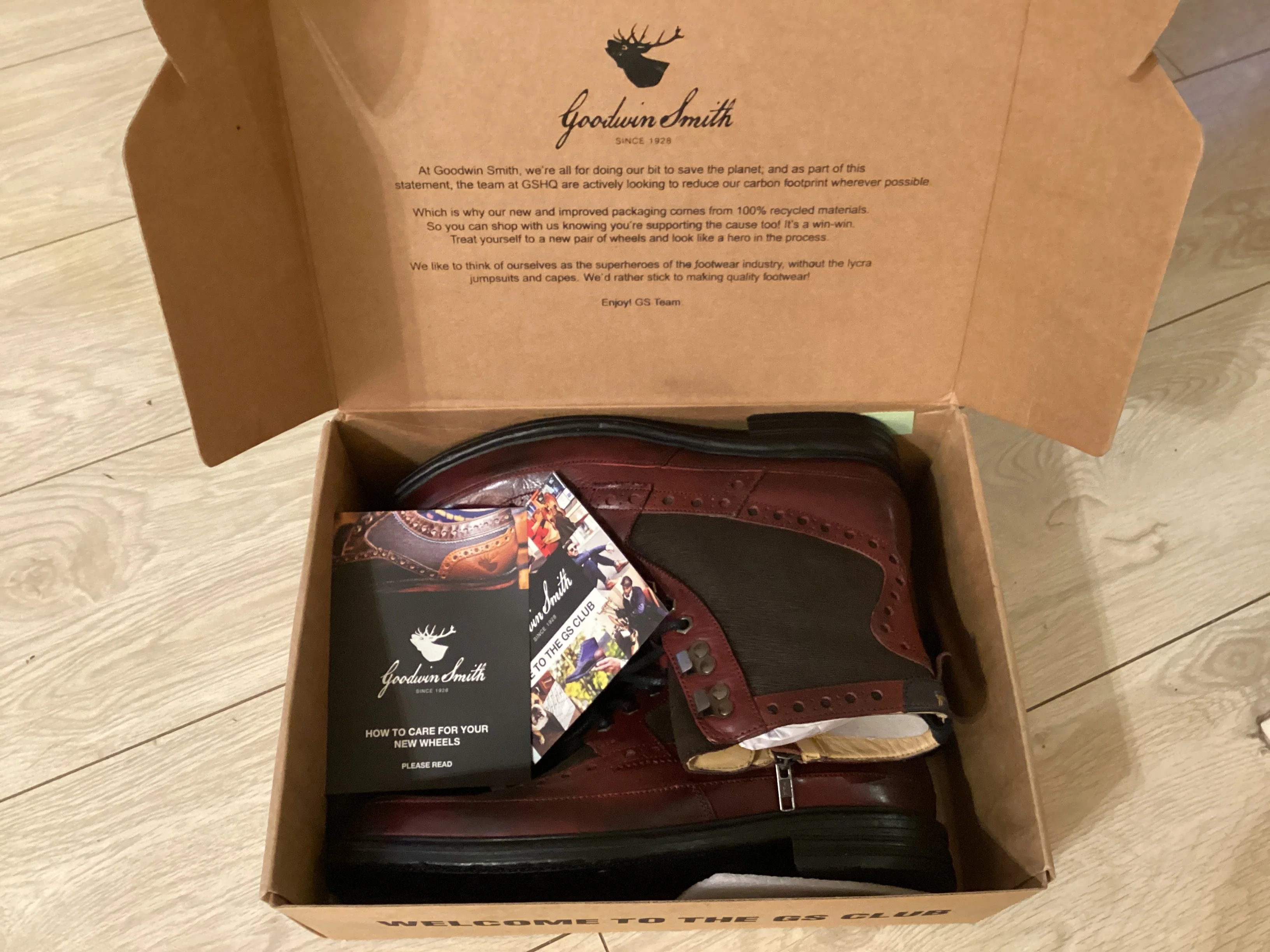 Goodwin Smith Artisan Bennett Bordo Black Scottish Style Brogue Boots size 10 BNIB - Image 5