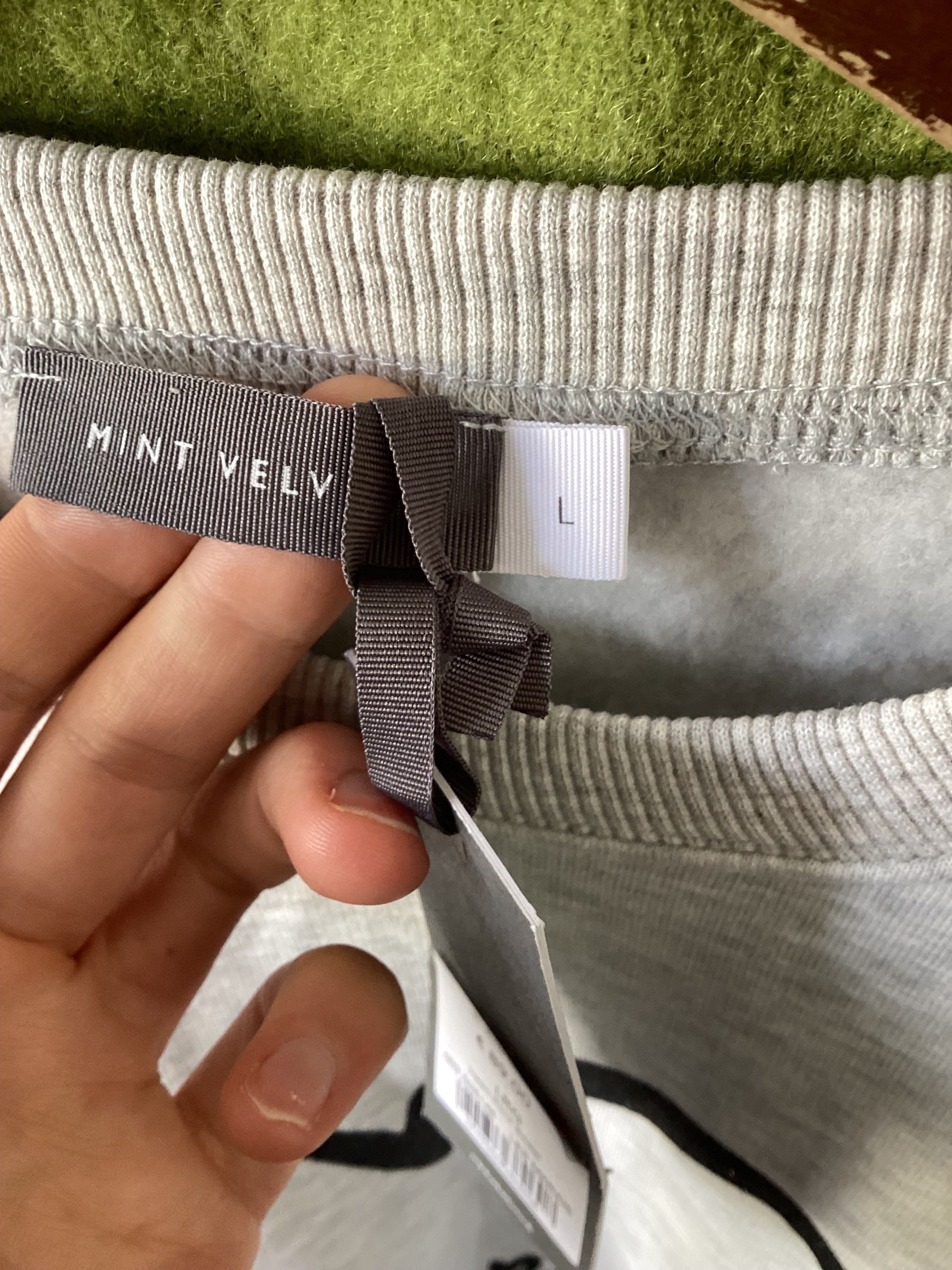 Mint Velvet Grey Heart Sweatshirt Size L - Image 4