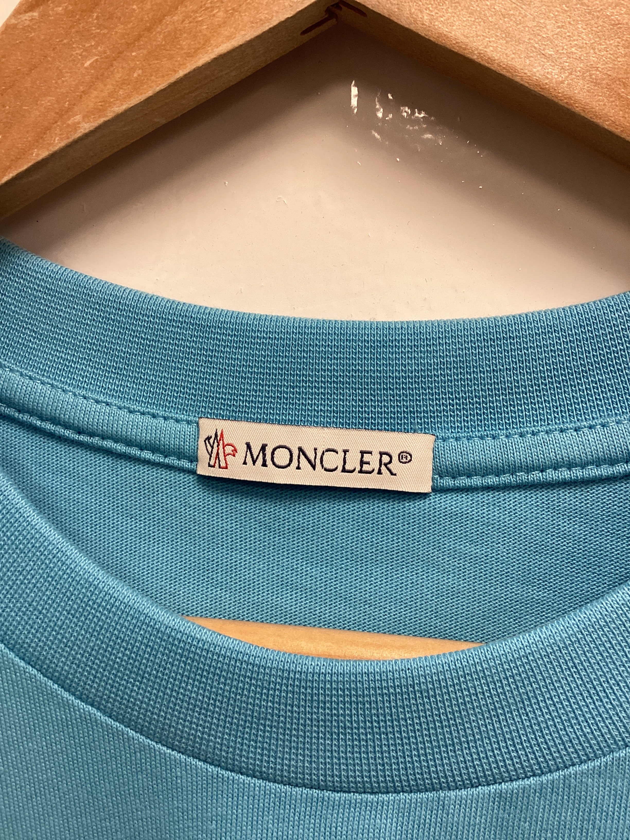 Moncler T-Shirt Blue, Size Medium - Image 2