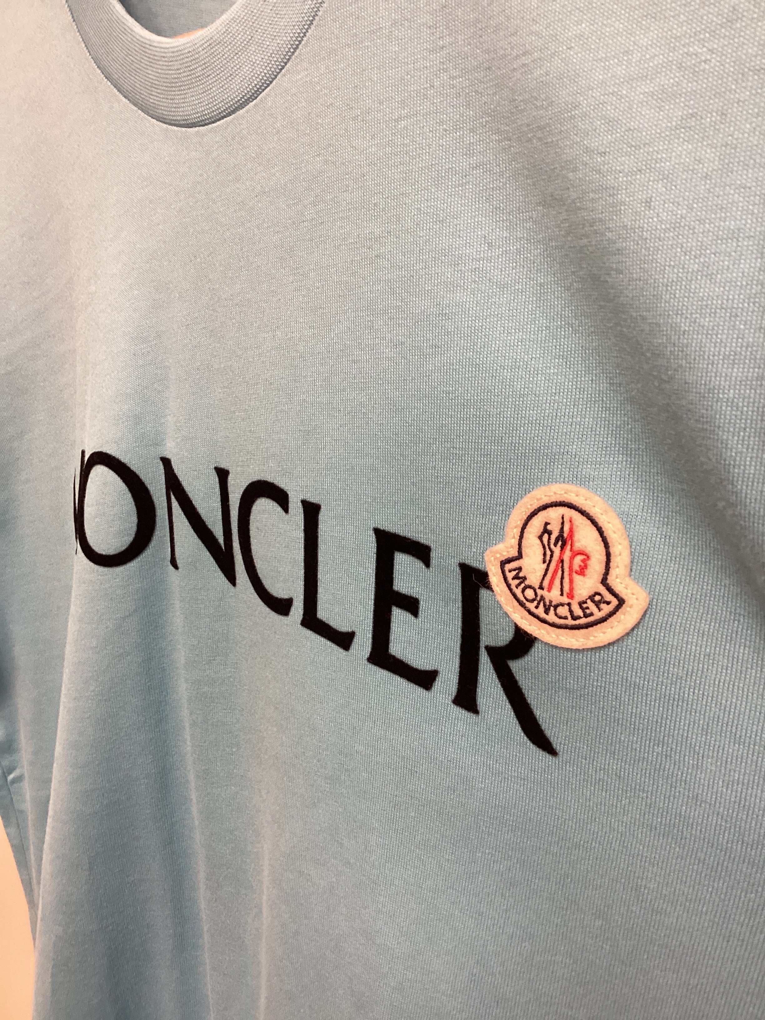 Moncler T-Shirt Blue, Size Medium - Image 4