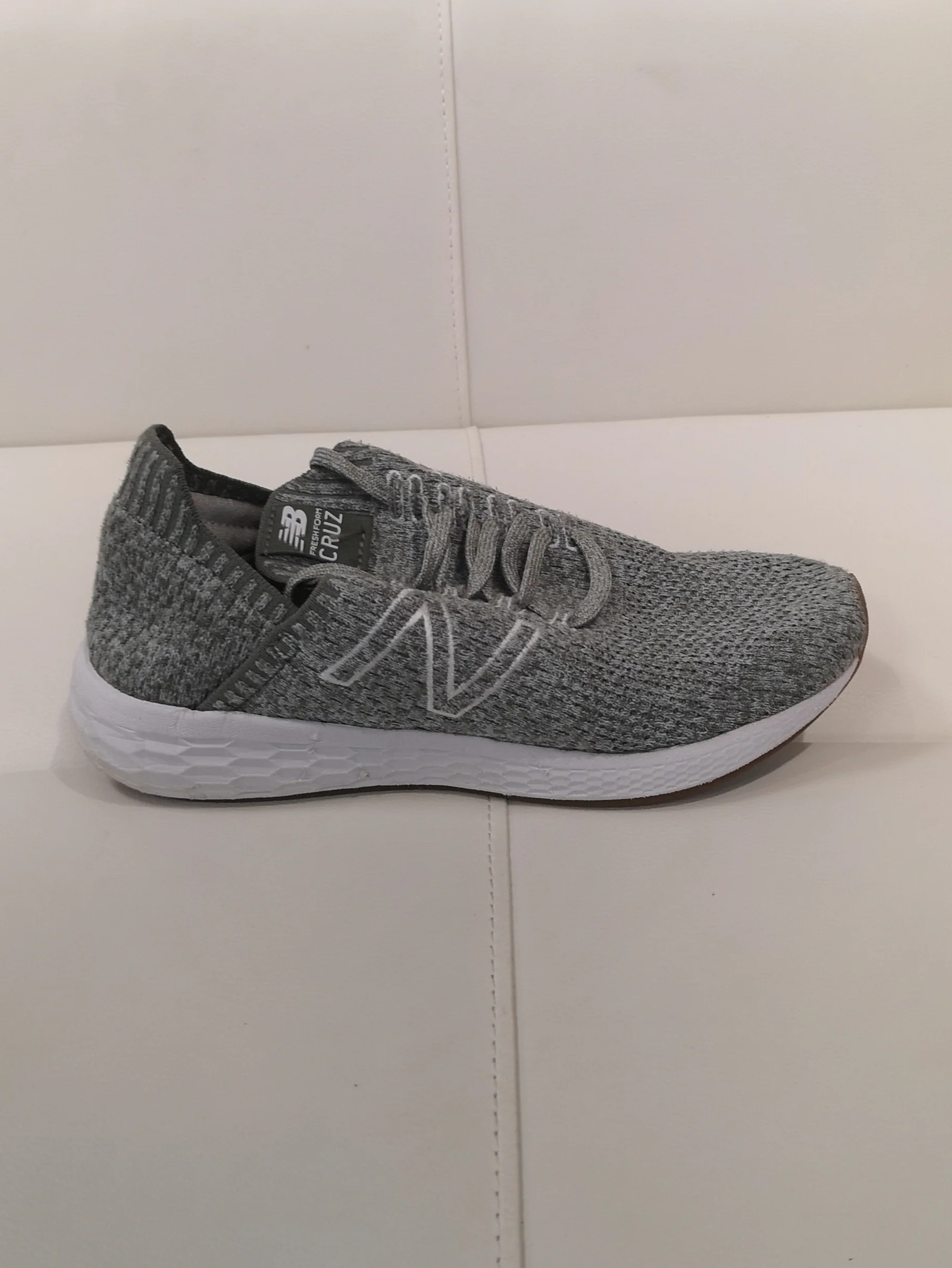 New Balance Cruz V2 Green Trainers Size 6.5 - Image 3