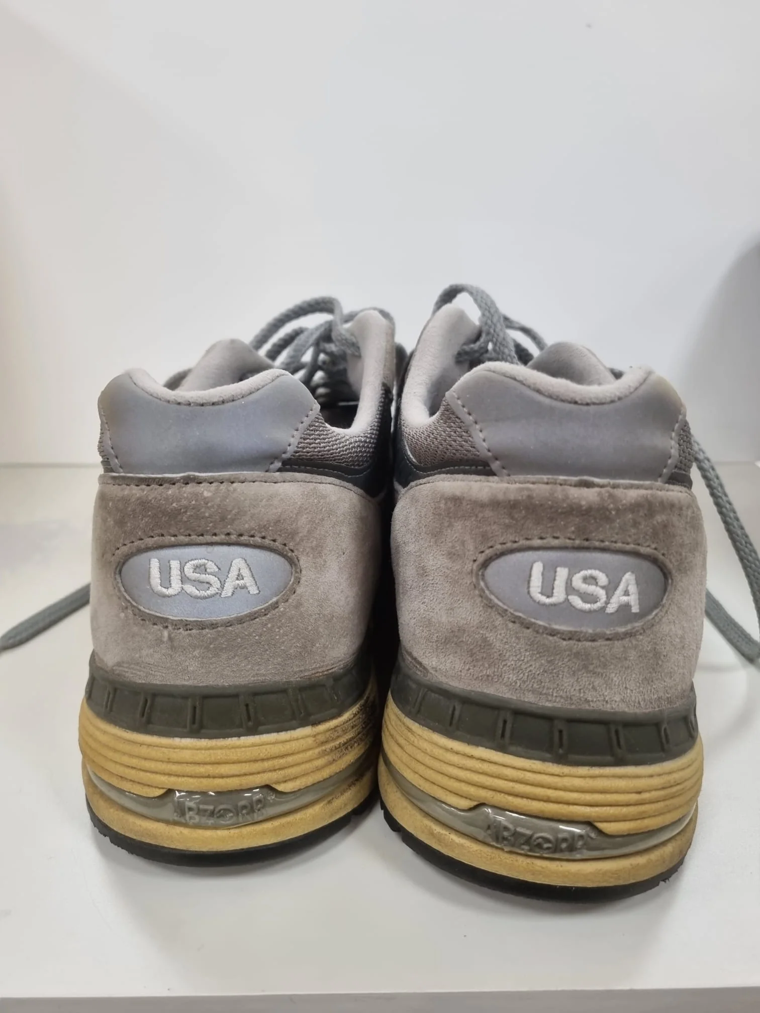 New Balance M991 GL Grey Running Shoes Size 11 - Image 8
