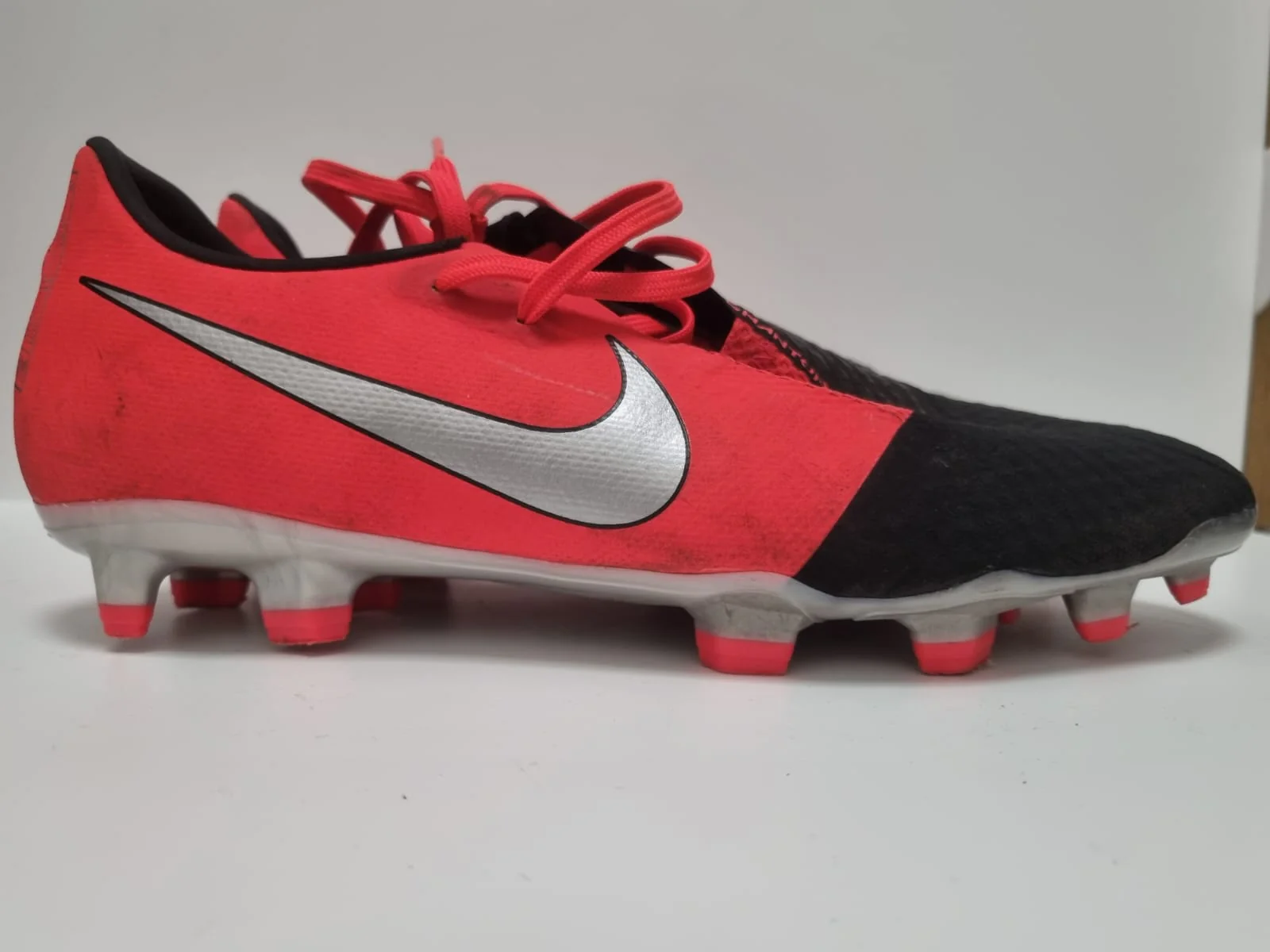 Nike Football Trainers Uk Size 8 Black/Red - Image 17